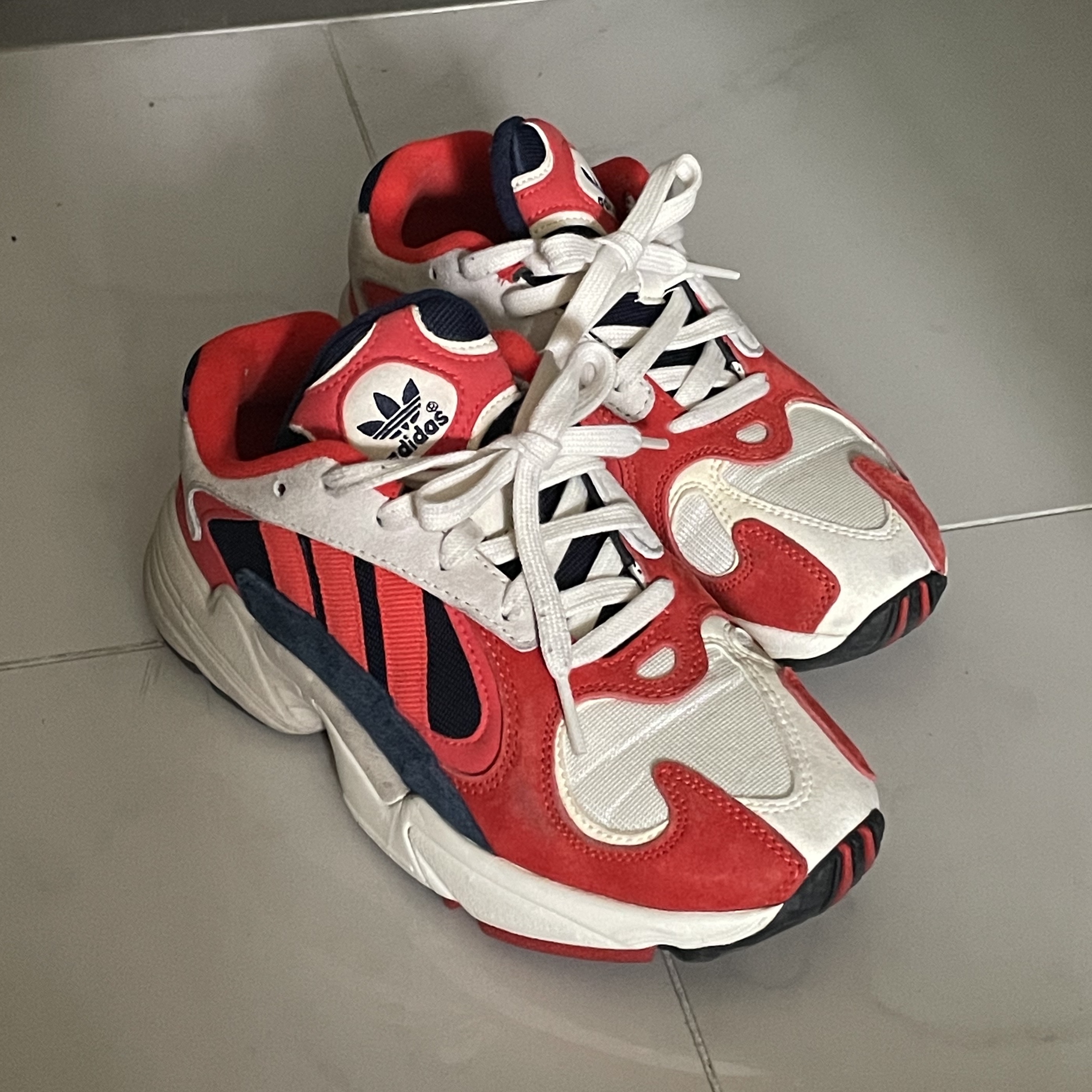 Adidas Yung-1 Collegiate Navy 착용 스타일