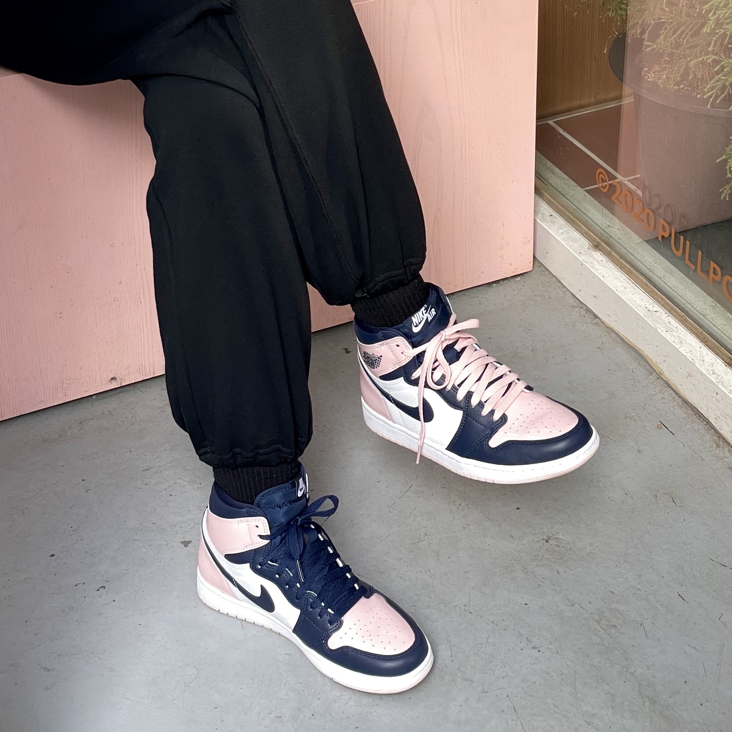 (W) Jordan 1 Retro High OG Atmosphere 착용 스타일 - 3