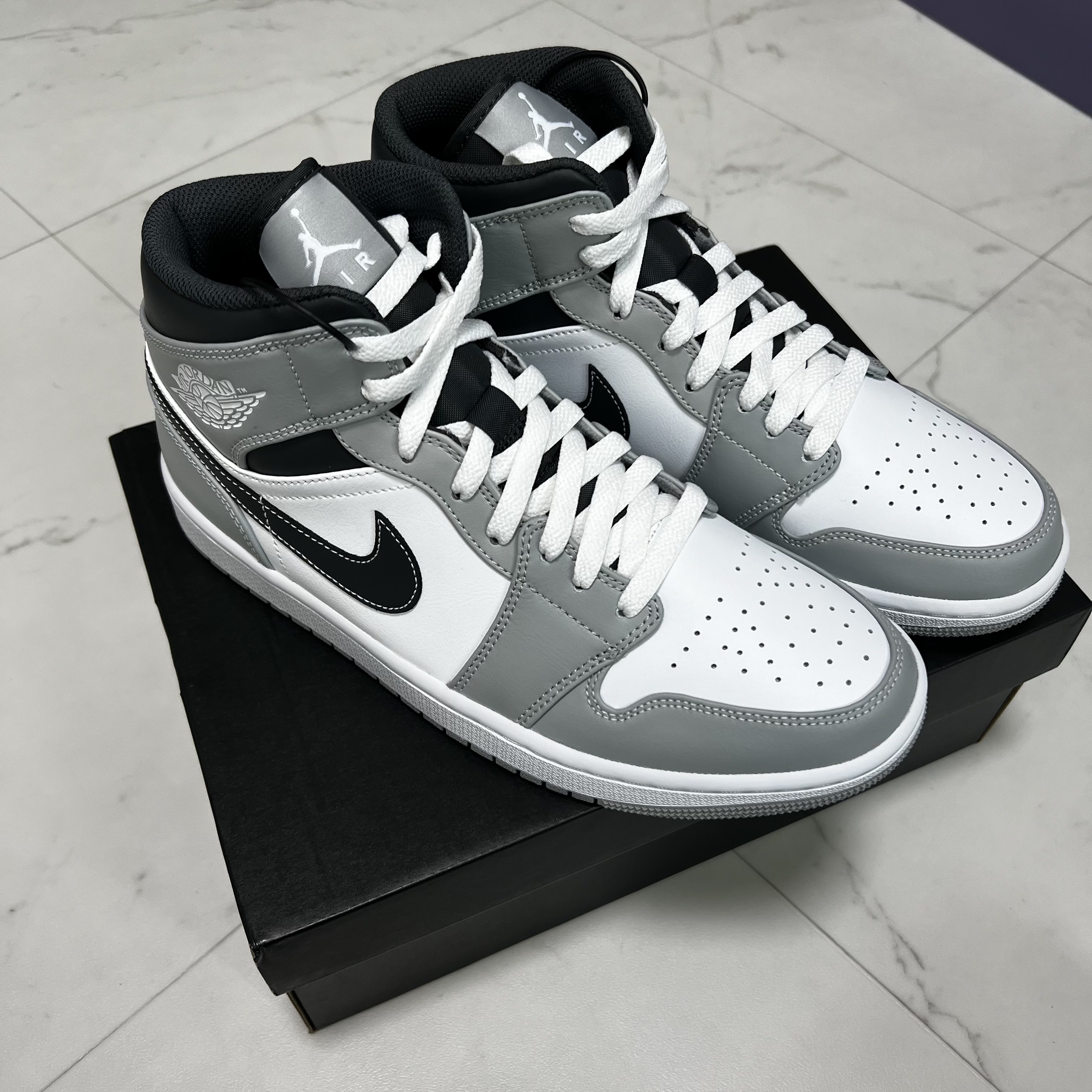 Jordan 1 Mid Light Smoke Grey Anthracite 착용 스타일