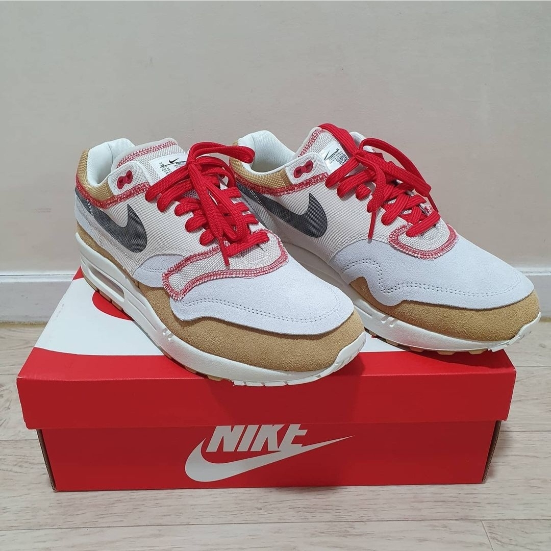 Nike Air Max 1 Inside Out Club Gold Black 착용 스타일