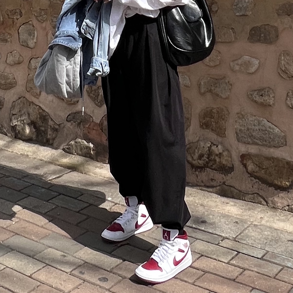 (W) Jordan 1 Mid Championship Red 착용 스타일