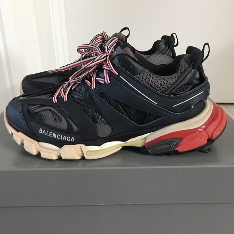Balenciaga Track Sneakers Black Red 2019 착용 스타일 - 2