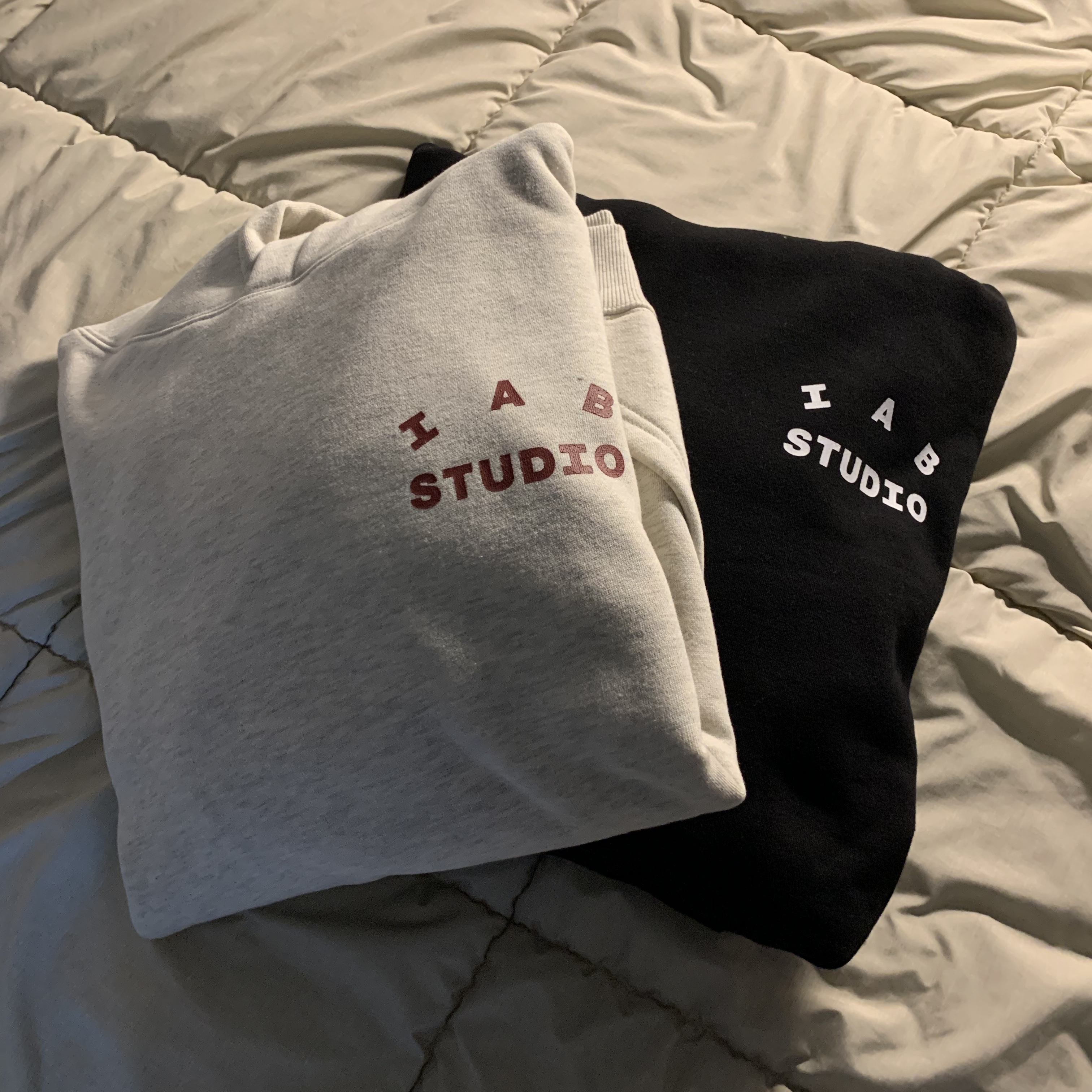 IAB Studio Hoodie Oatmeal Burgundy, IAB Studio Hoodie Black White 착용 스타일