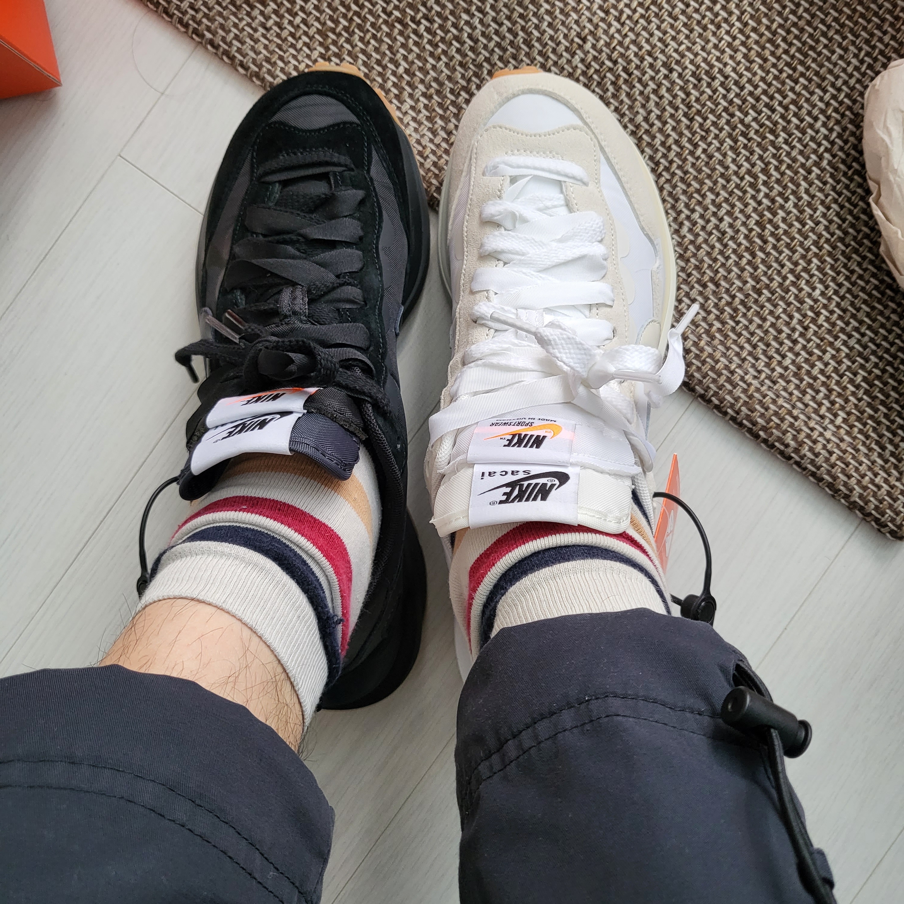 Nike x Sacai VaporWaffle Black and Gum, Nike x Sacai VaporWaffle White and Gum 착용 스타일
