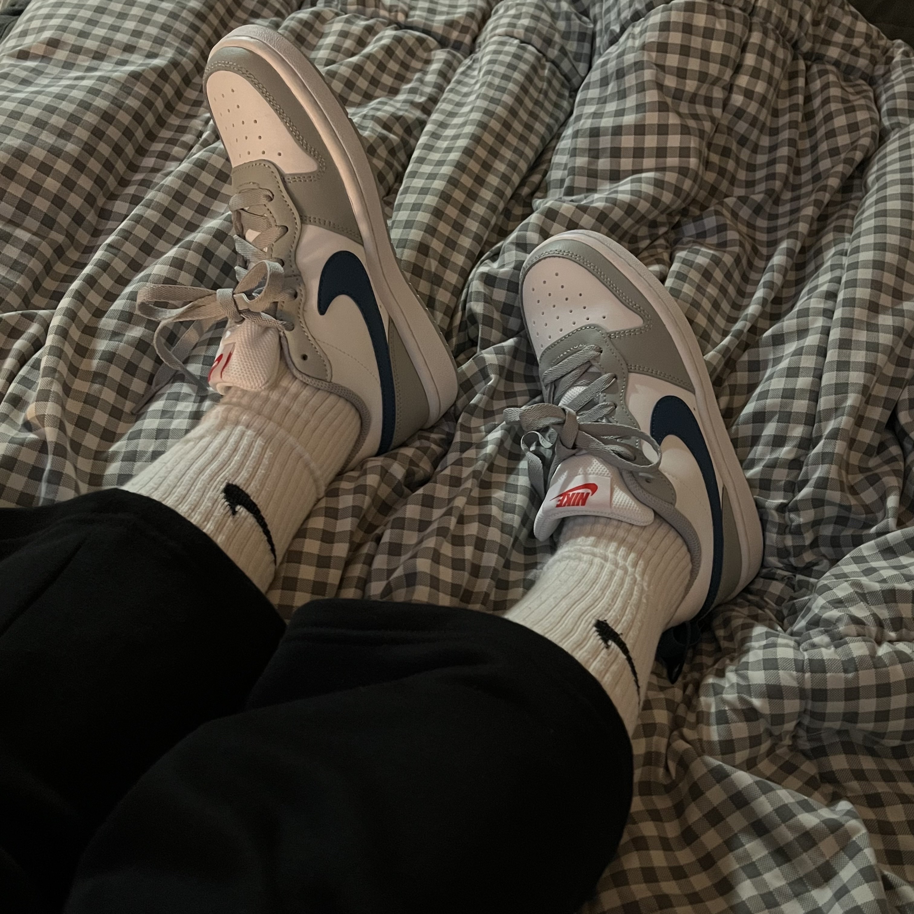 (GS) Nike Court Borough Low 2 Light Smoke Grey 착용 스타일 - 2