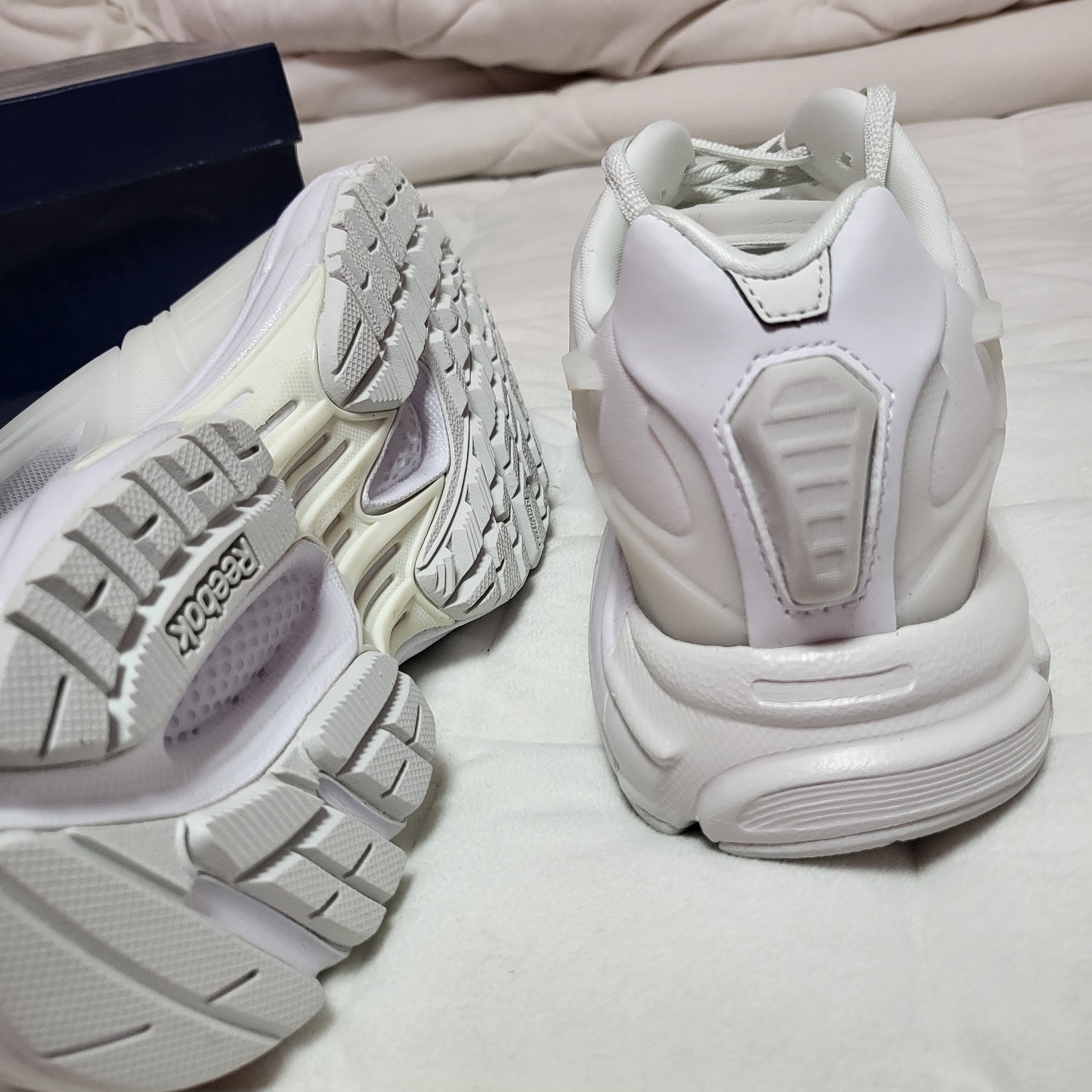Reebok Premier Road Modern White Pure Grey 착용 스타일 - 4