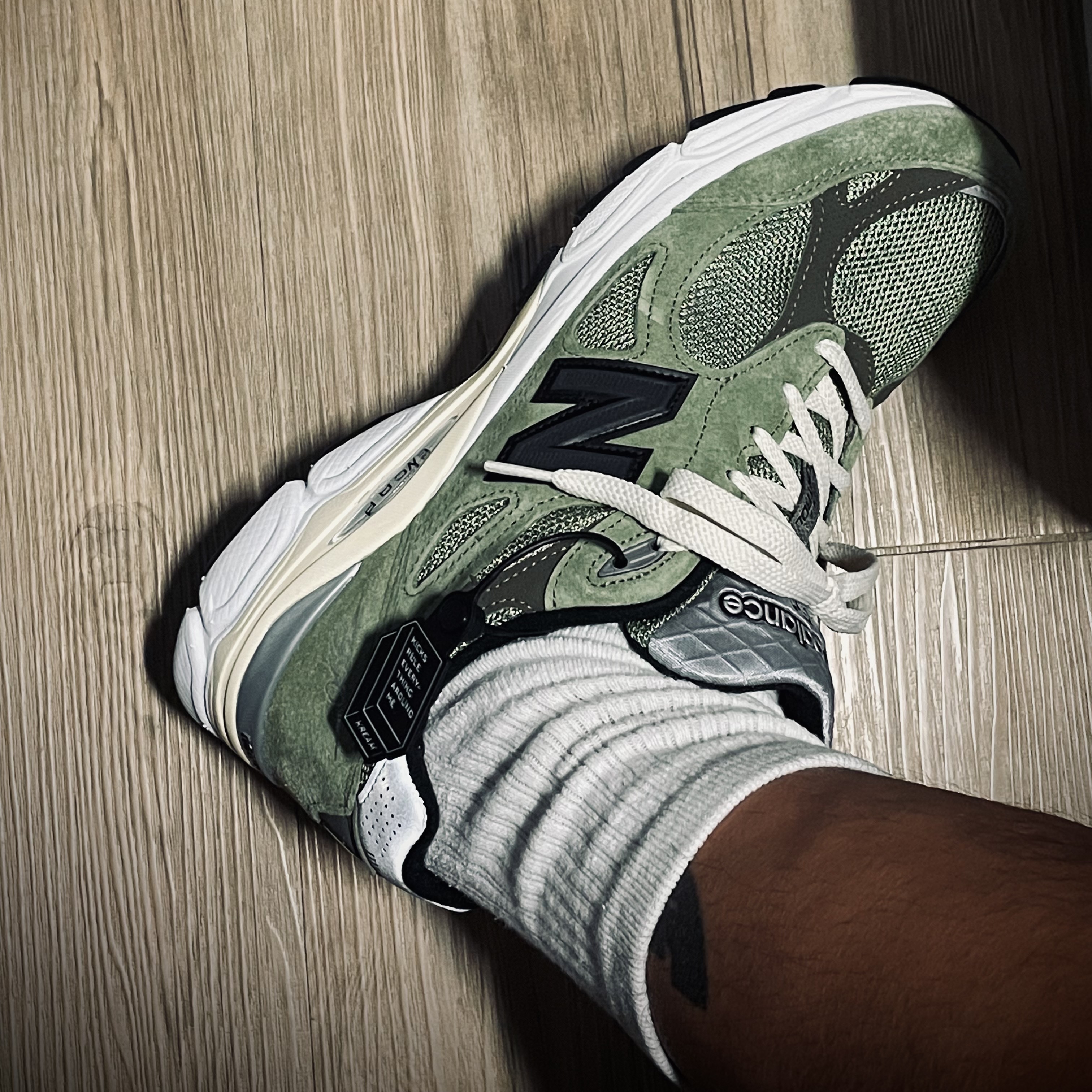 New Balance x JJJJound 990v3 Olive 착용 스타일