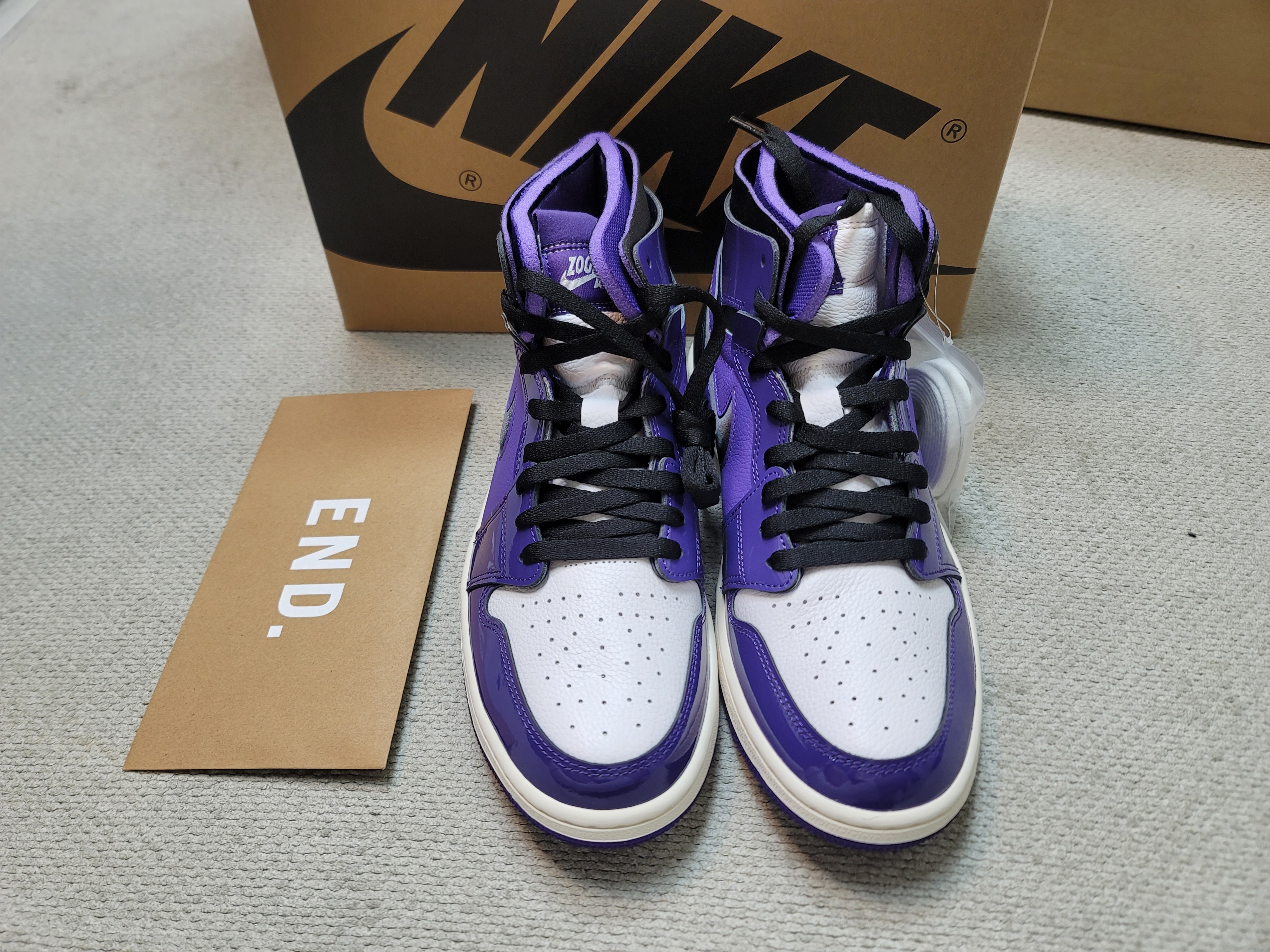 (W) Jordan 1 Zoom Air CMFT Purple Black 착용 스타일 - 3