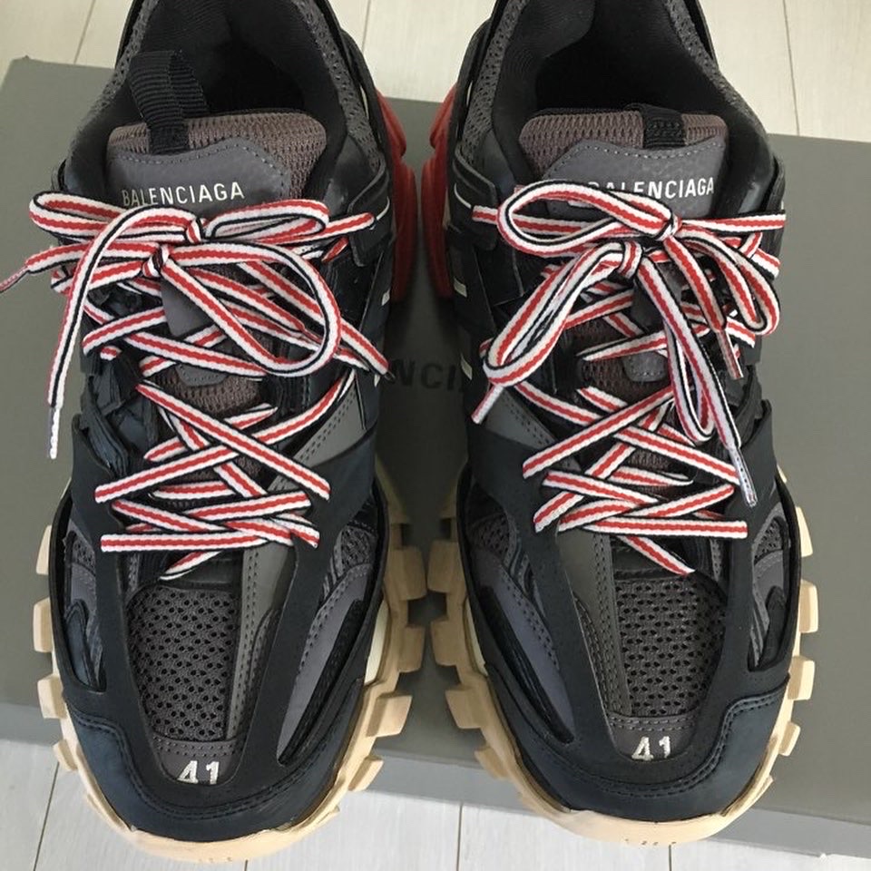 Balenciaga Track Sneakers Black Red 2019 착용 스타일 - 4