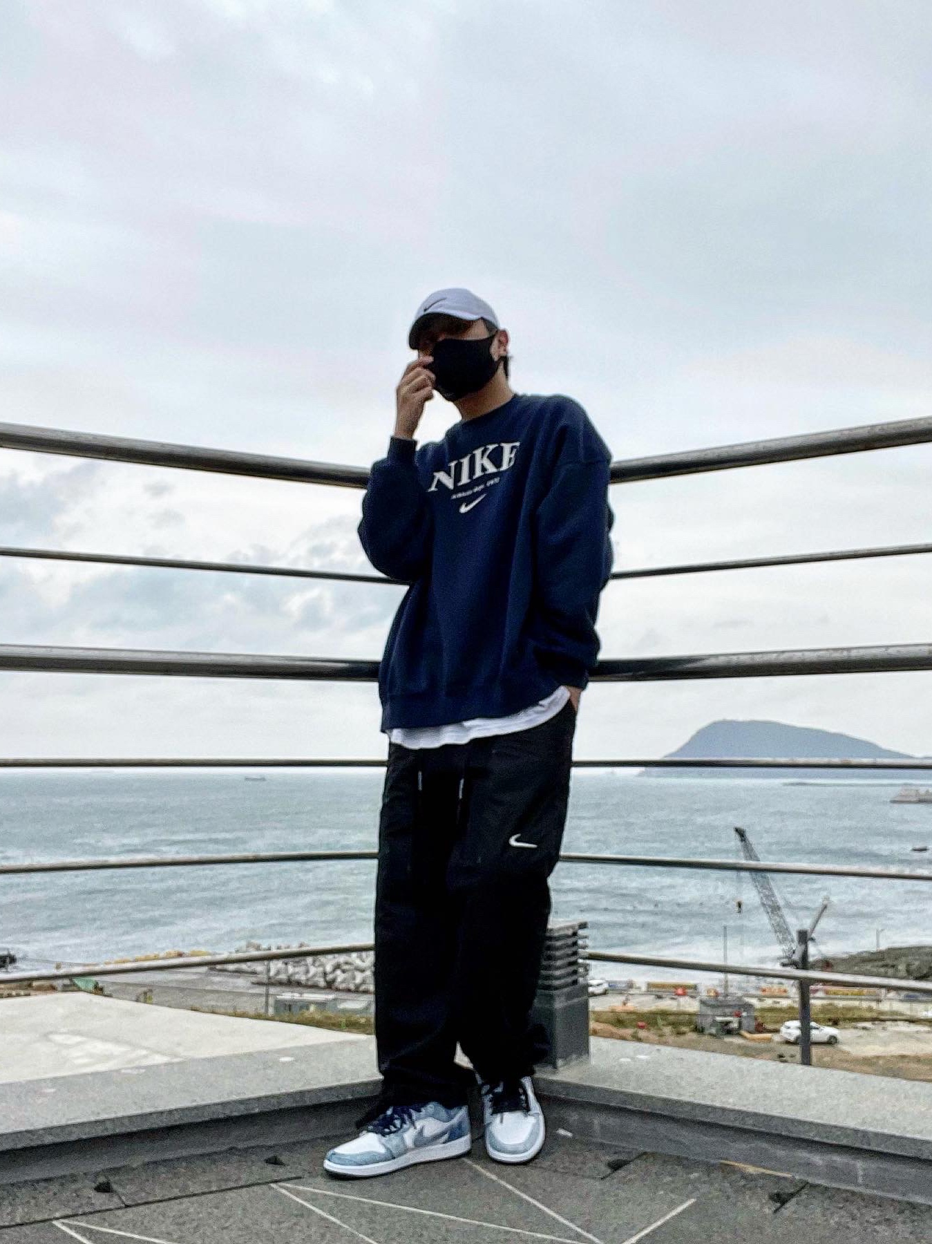 Jordan 1 Low SE Washed Denim, Nike x Off-White NRG Pants Black 착용 스타일 - 2
