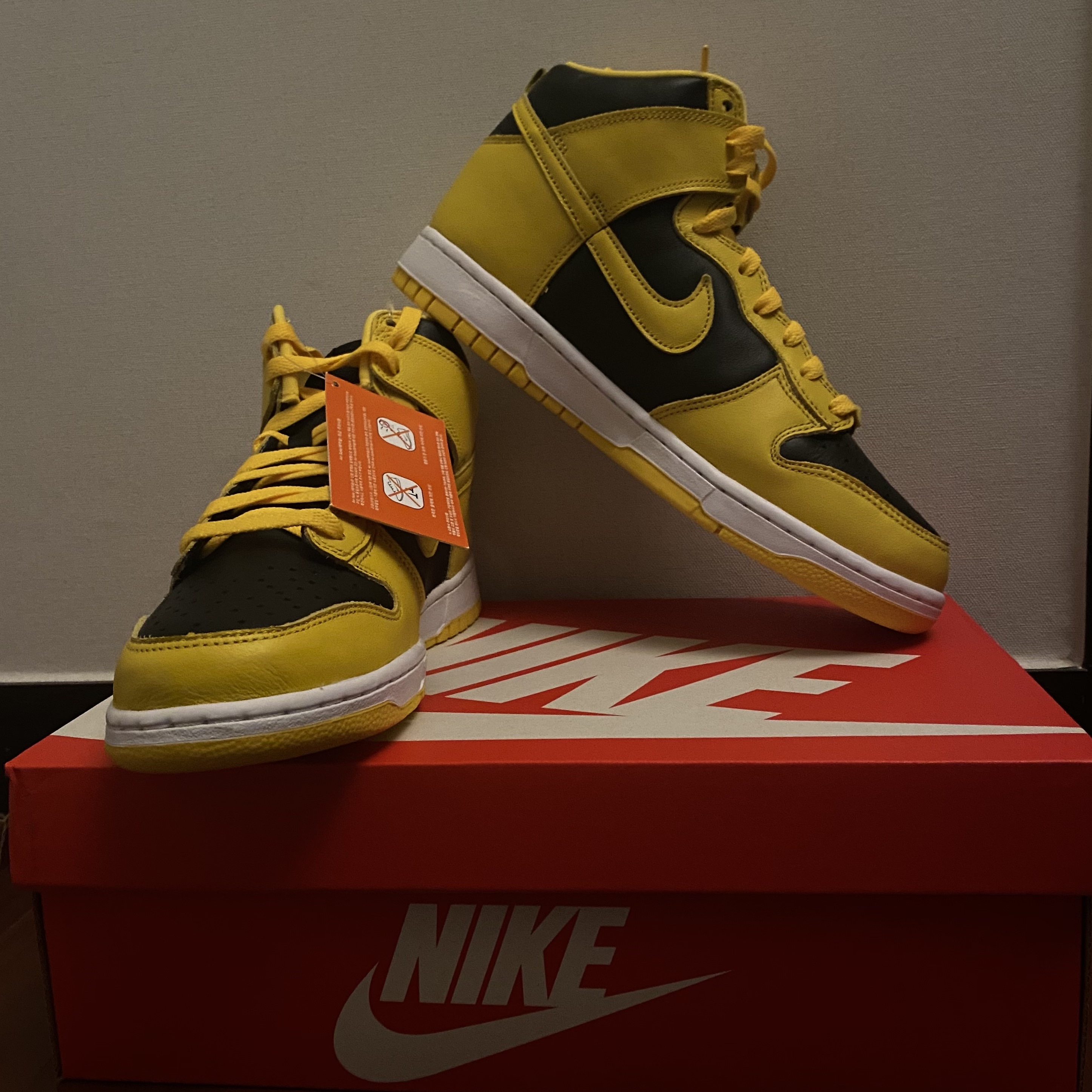 Nike Dunk High SP Varsity Maize 착용 스타일