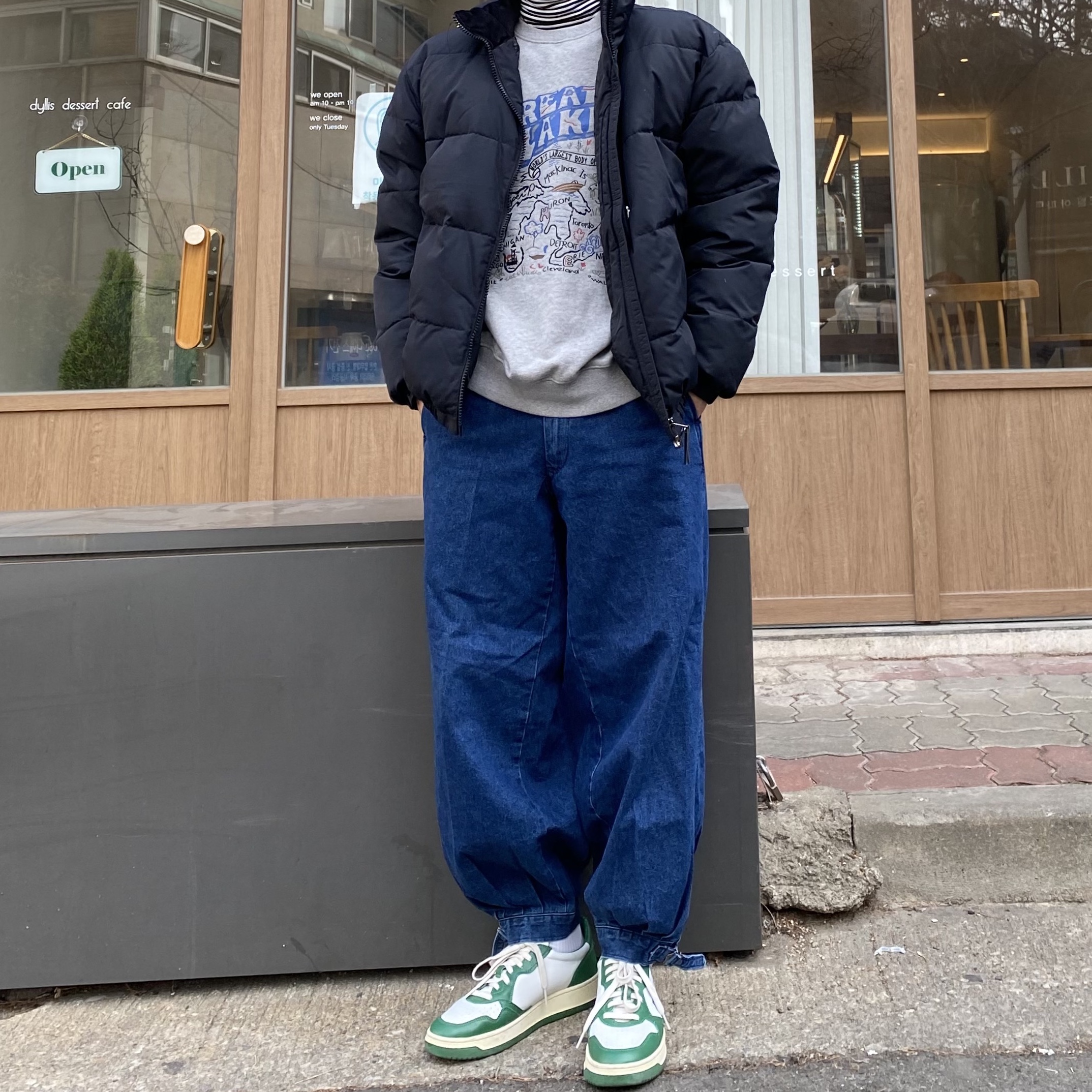 Autry Medalist Low Leather Sneakers Green White 착용 스타일