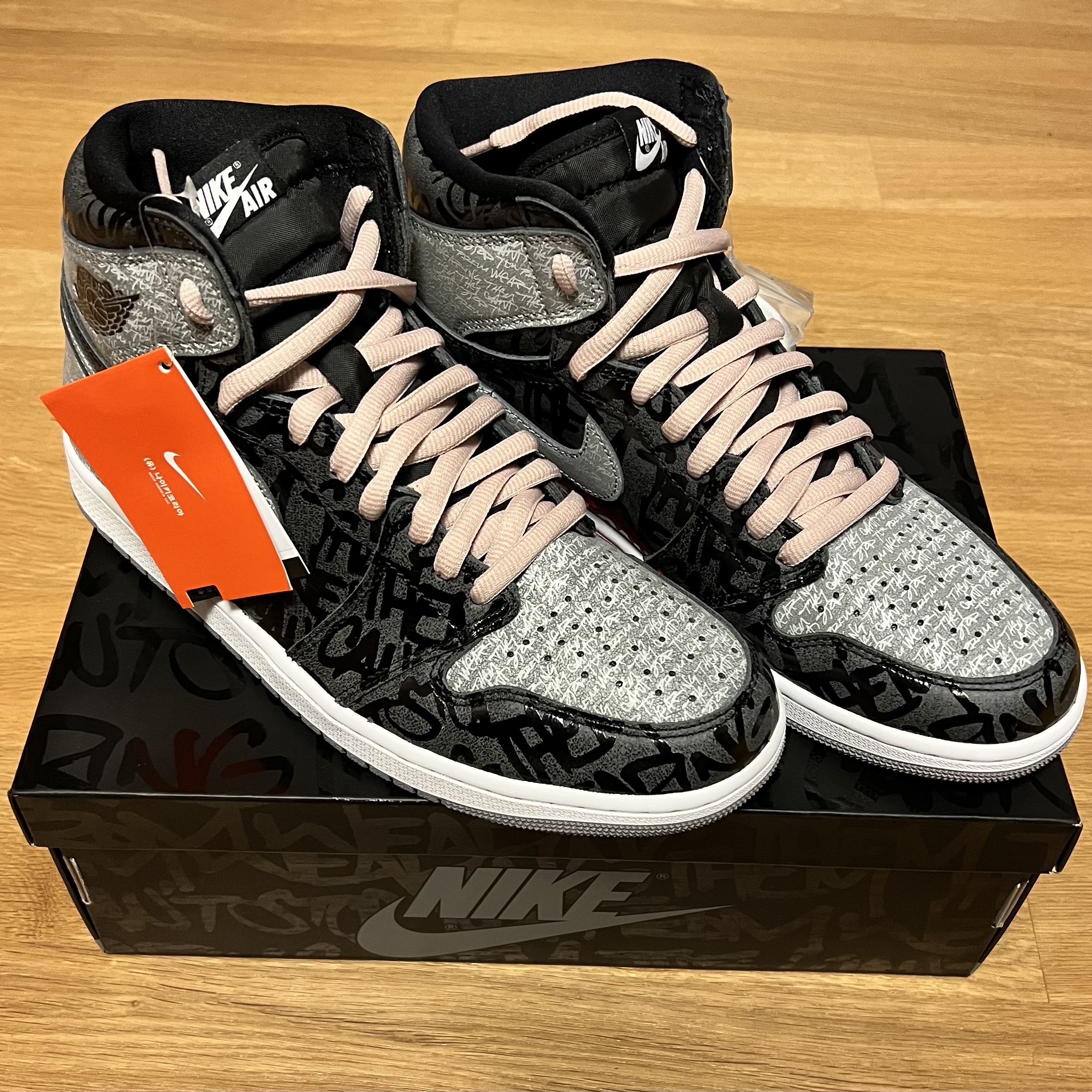 Jordan 1 Retro High OG Rebellionaire 착용 스타일 - 1