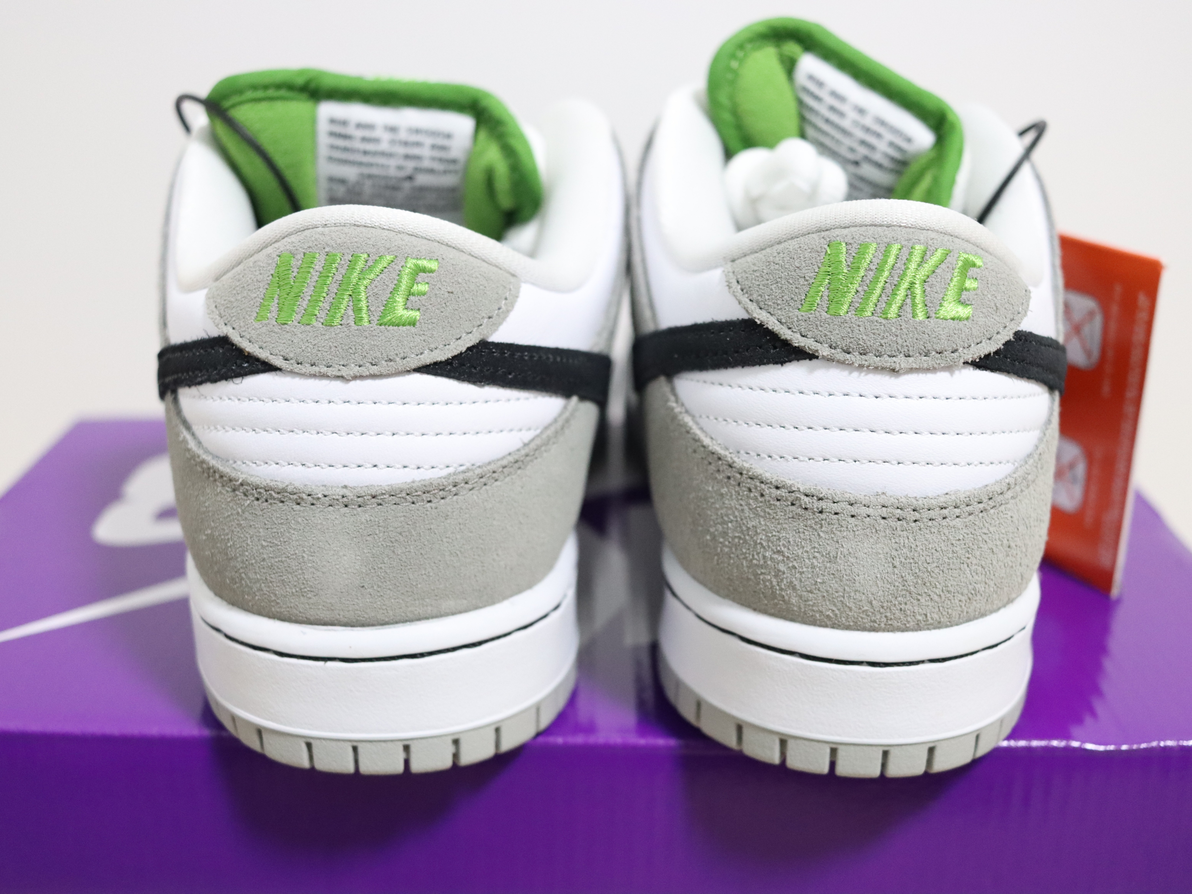 Nike SB Dunk Low Pro Chlorophyll 착용 스타일 - 2