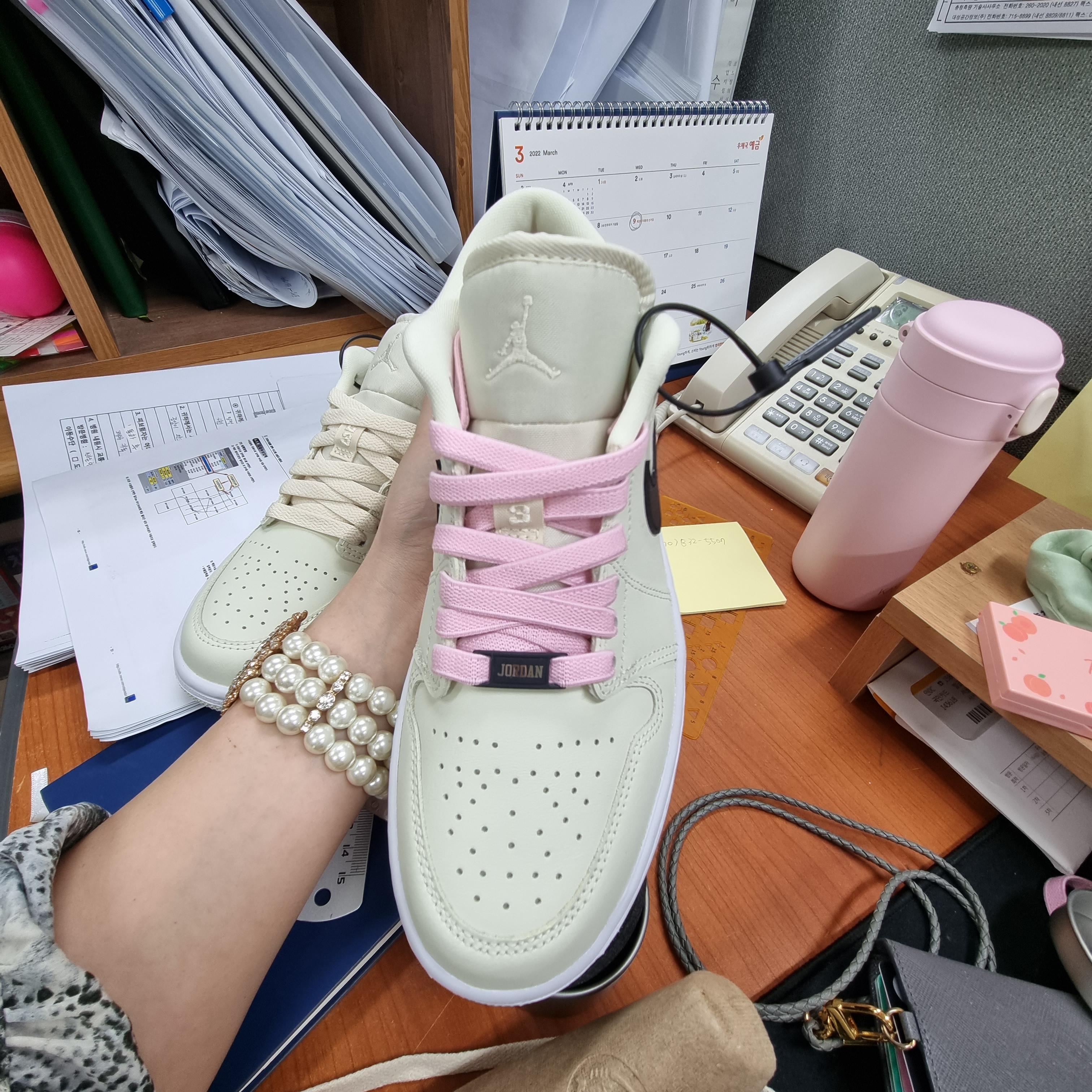 (W) Jordan 1 Low Coconut Milk 착용 스타일 - 3