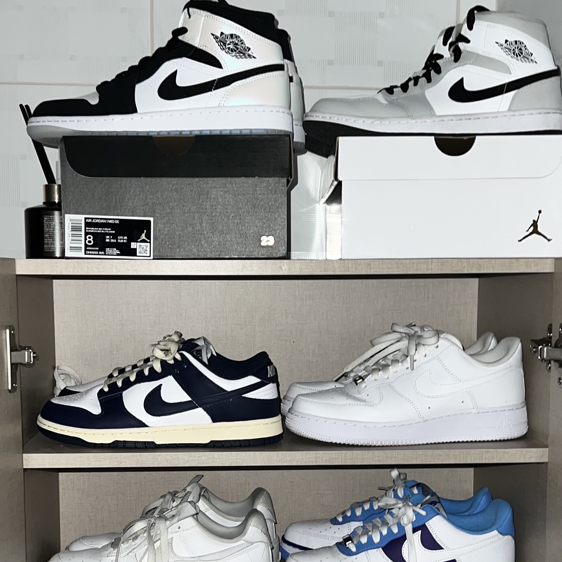 Jordan 1 Mid SE Diamond, (W) Jordan 1 Mid Grey Fog 착용 스타일
