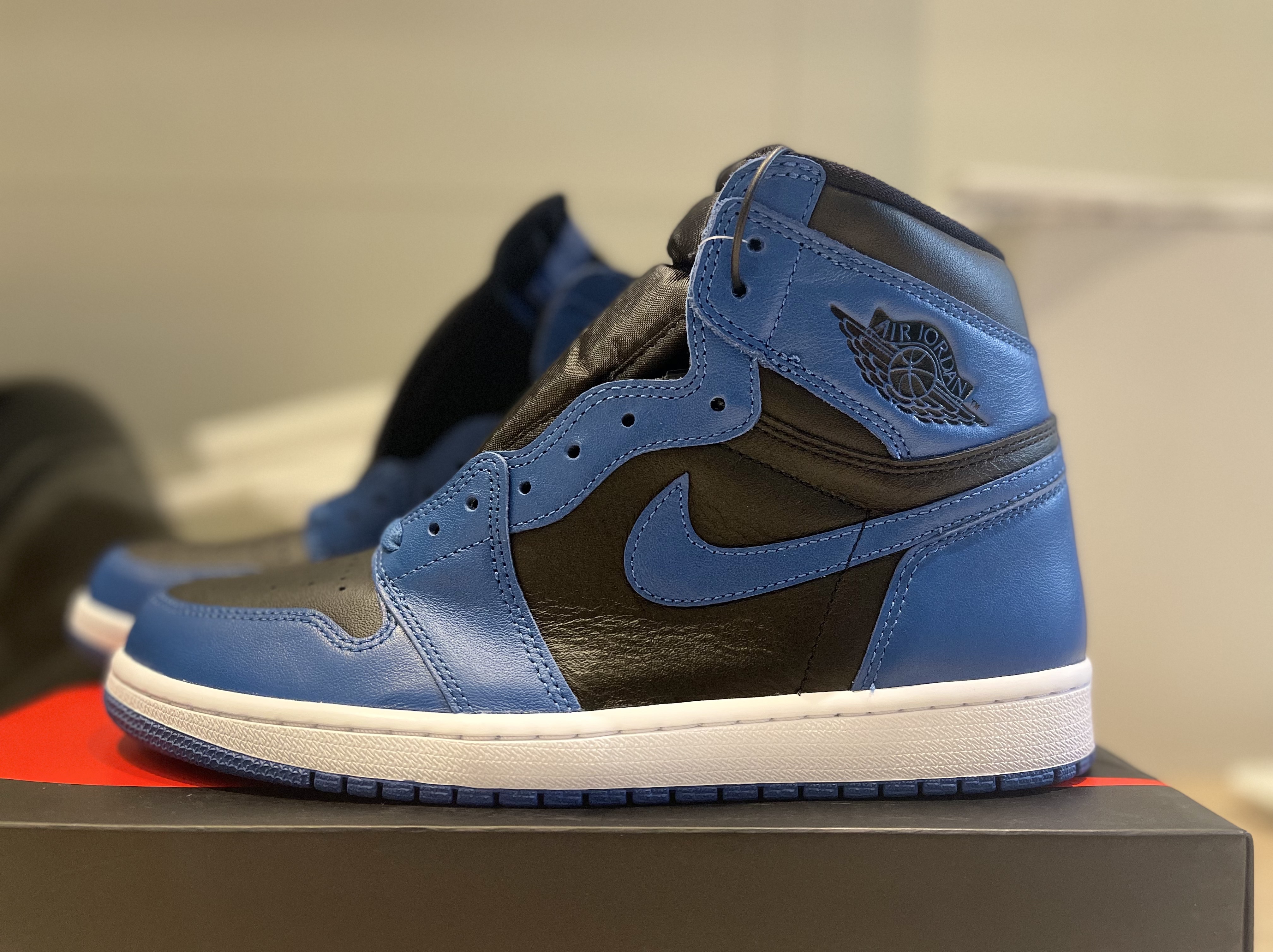 Jordan 1 Retro High OG Dark Marina Blue 착용 스타일