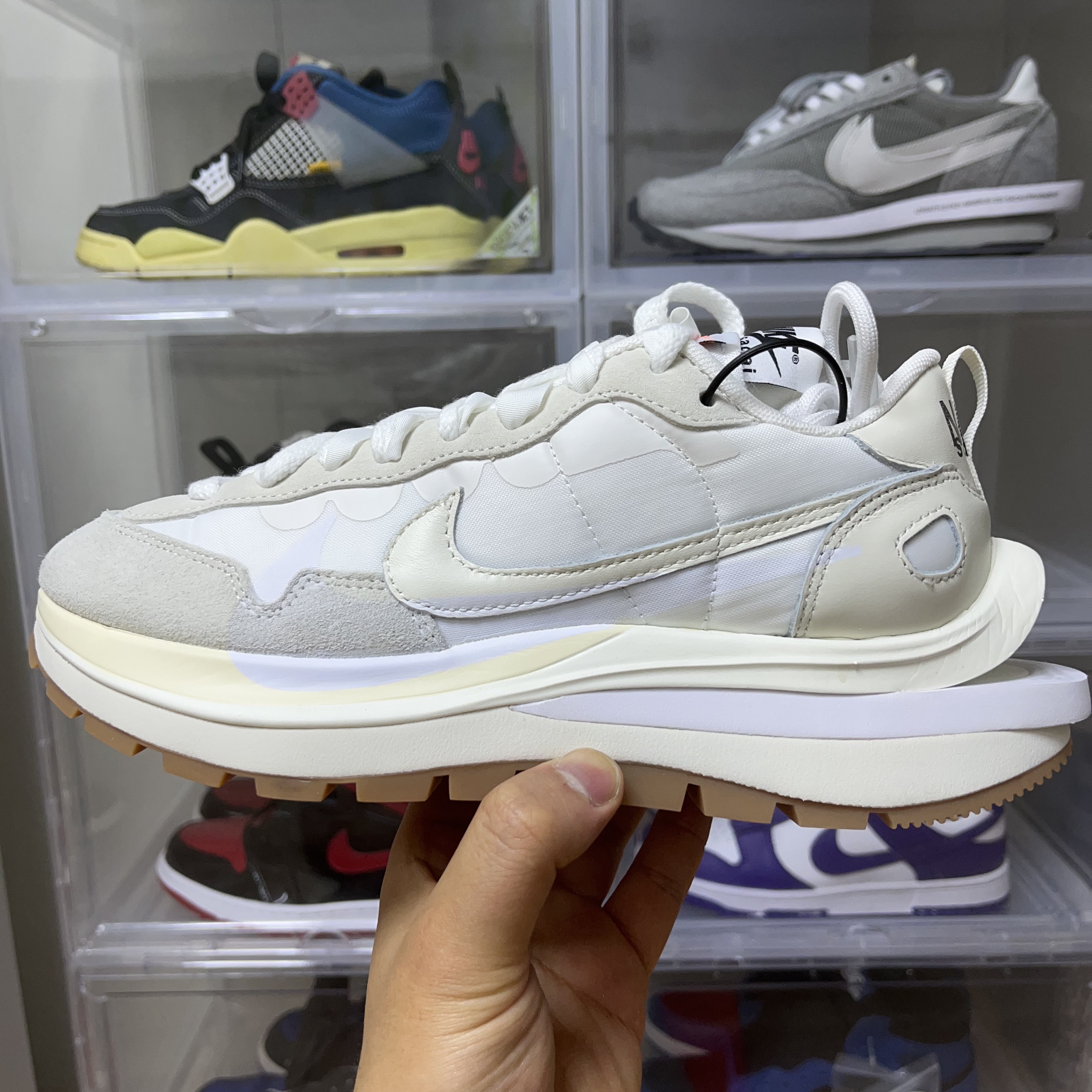Nike x Sacai VaporWaffle White and Gum 착용 스타일 - 4