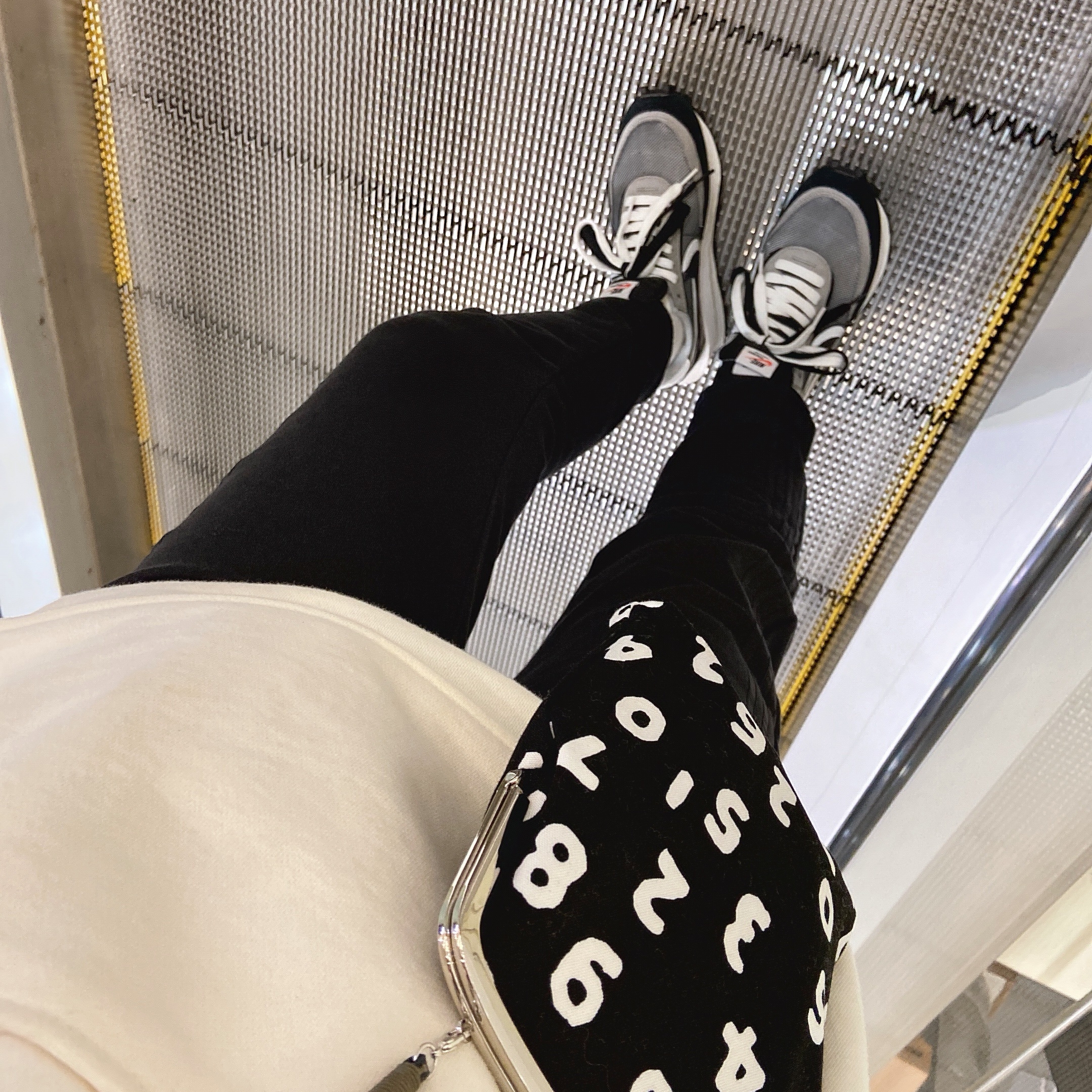Nike x Sacai LDWaffle Black 착용 스타일