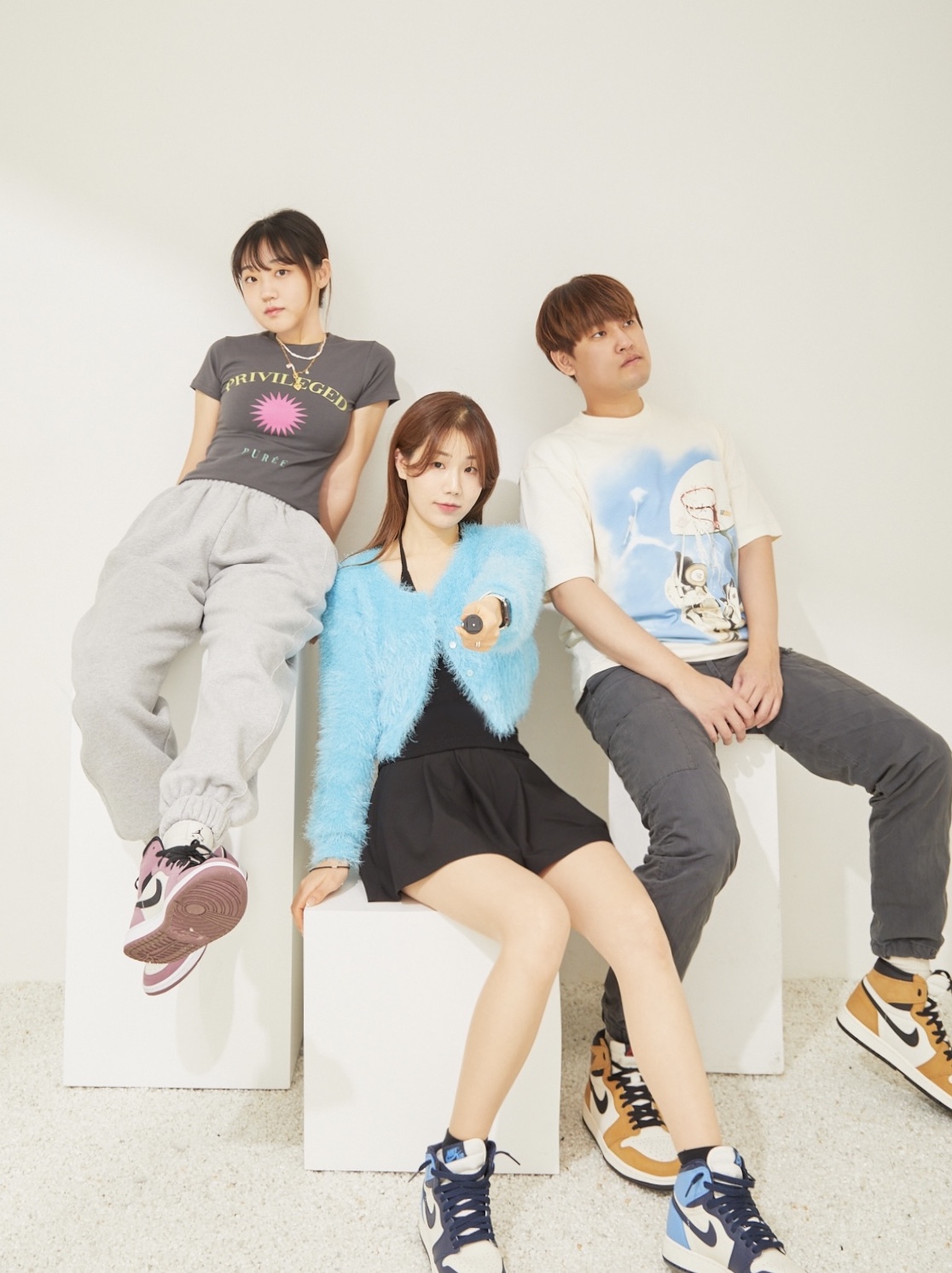Jordan x Russell Westbrook Honor the Gift T-Shirt - Asia, (W) Jordan 1 Mid SE Light Mulberry 착용 스타일 - 2