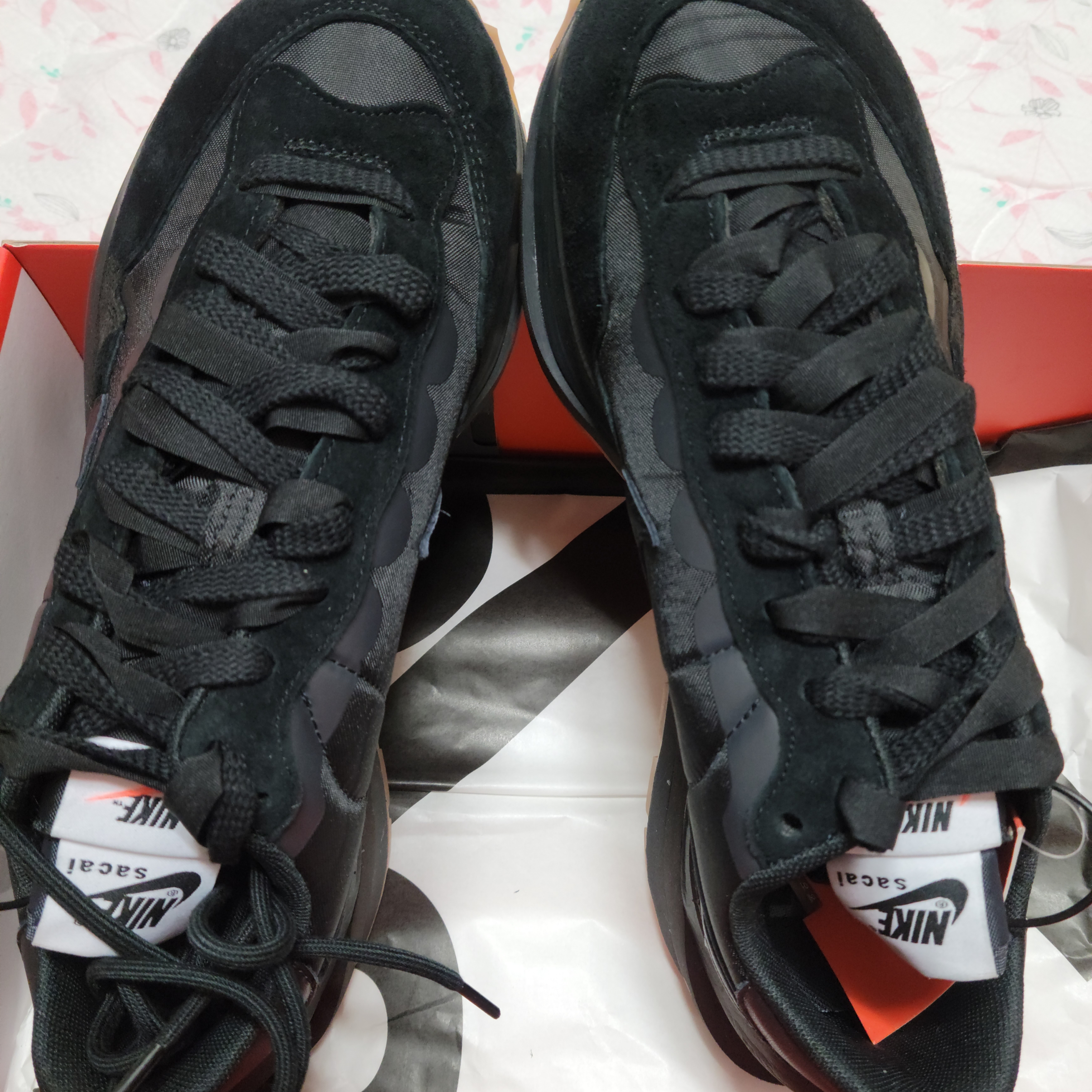 Nike x Sacai VaporWaffle Black and Gum 착용 스타일