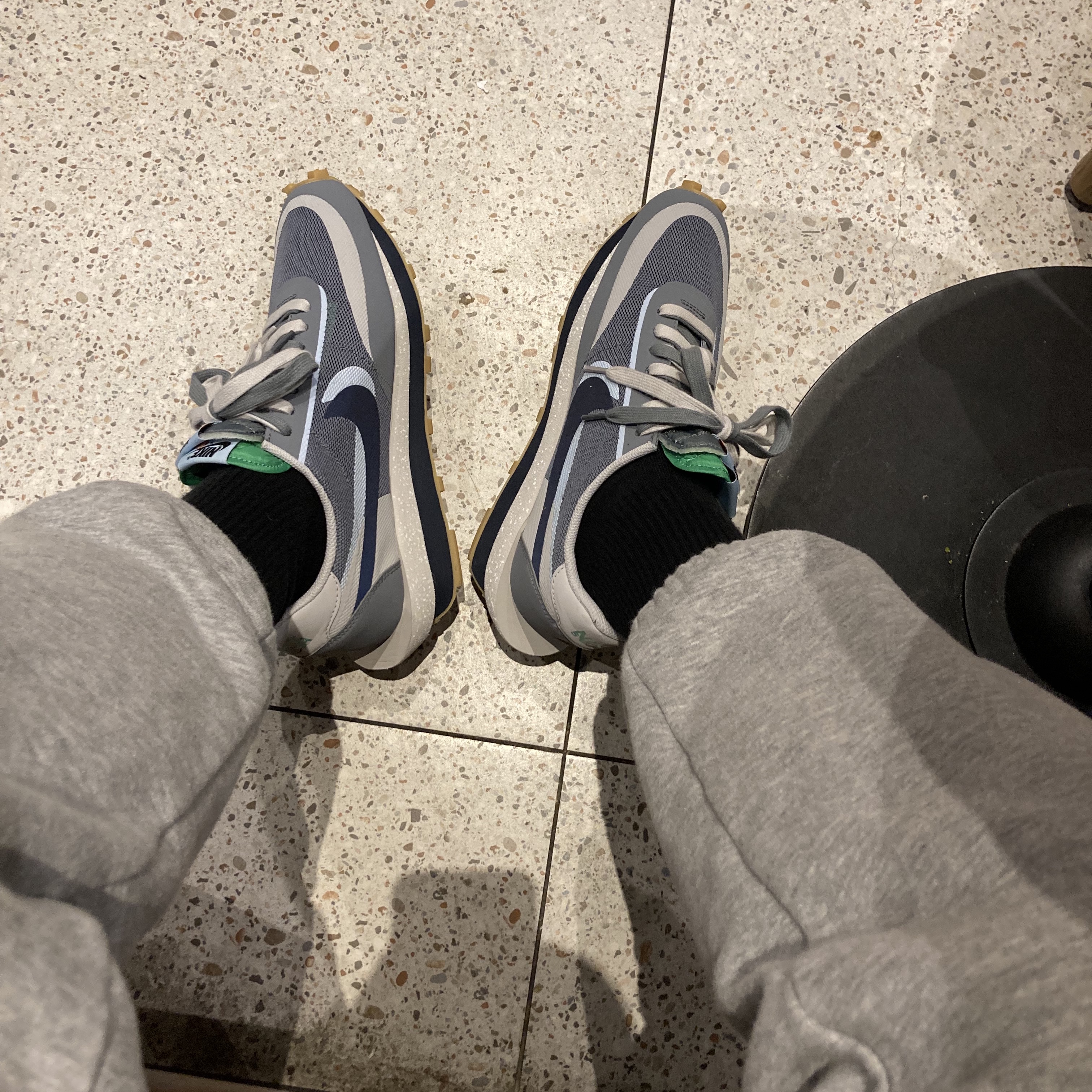 Nike x Sacai x Clot LDWaffle Cool Grey 착용 스타일 - 3