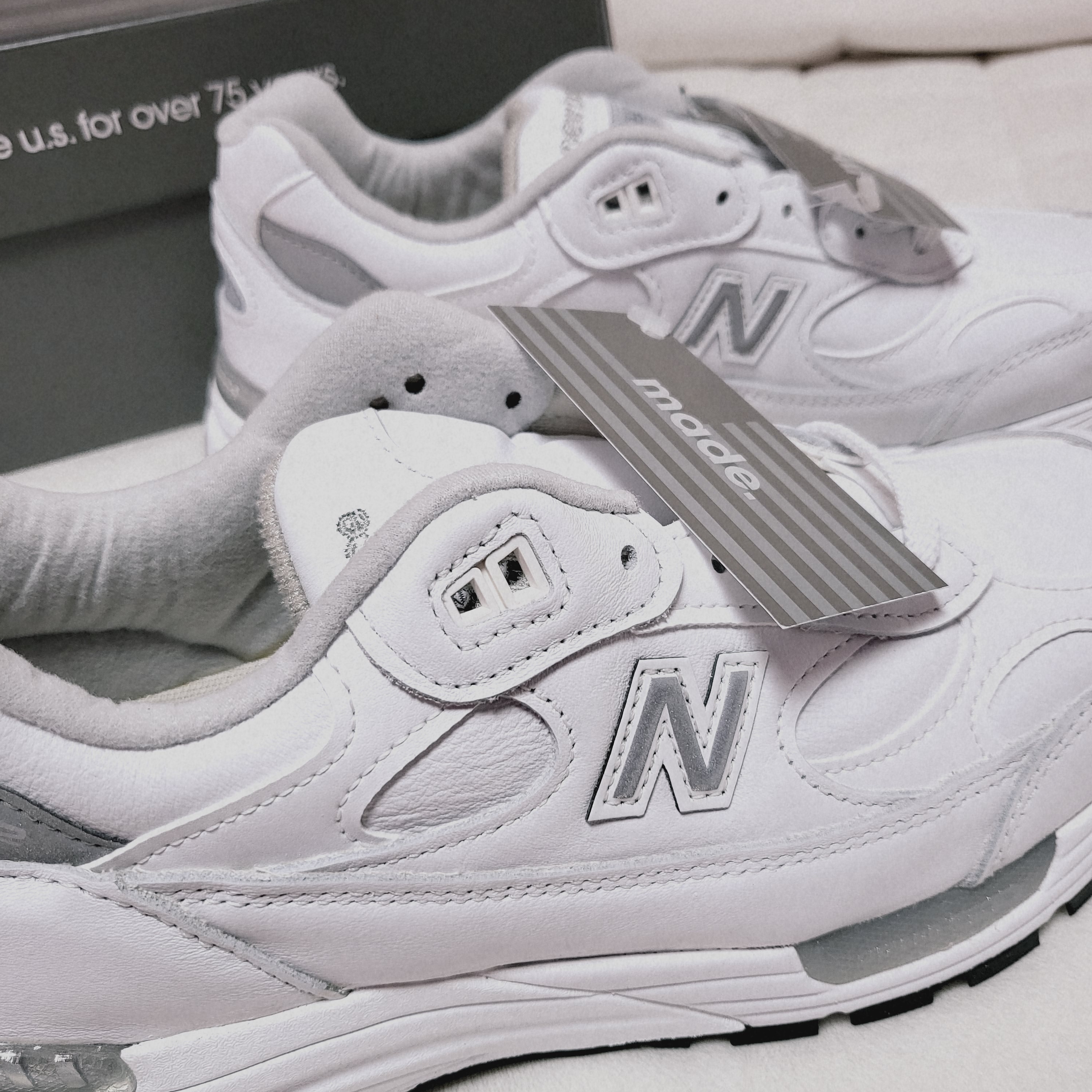 New Balance 992 Made in USA White Silver 착용 스타일 - 5