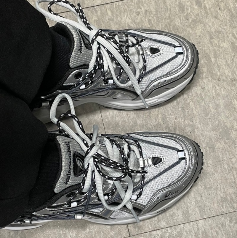Asics x Andersson Bell Gel-1090 Glacier Grey Silver 착용 스타일