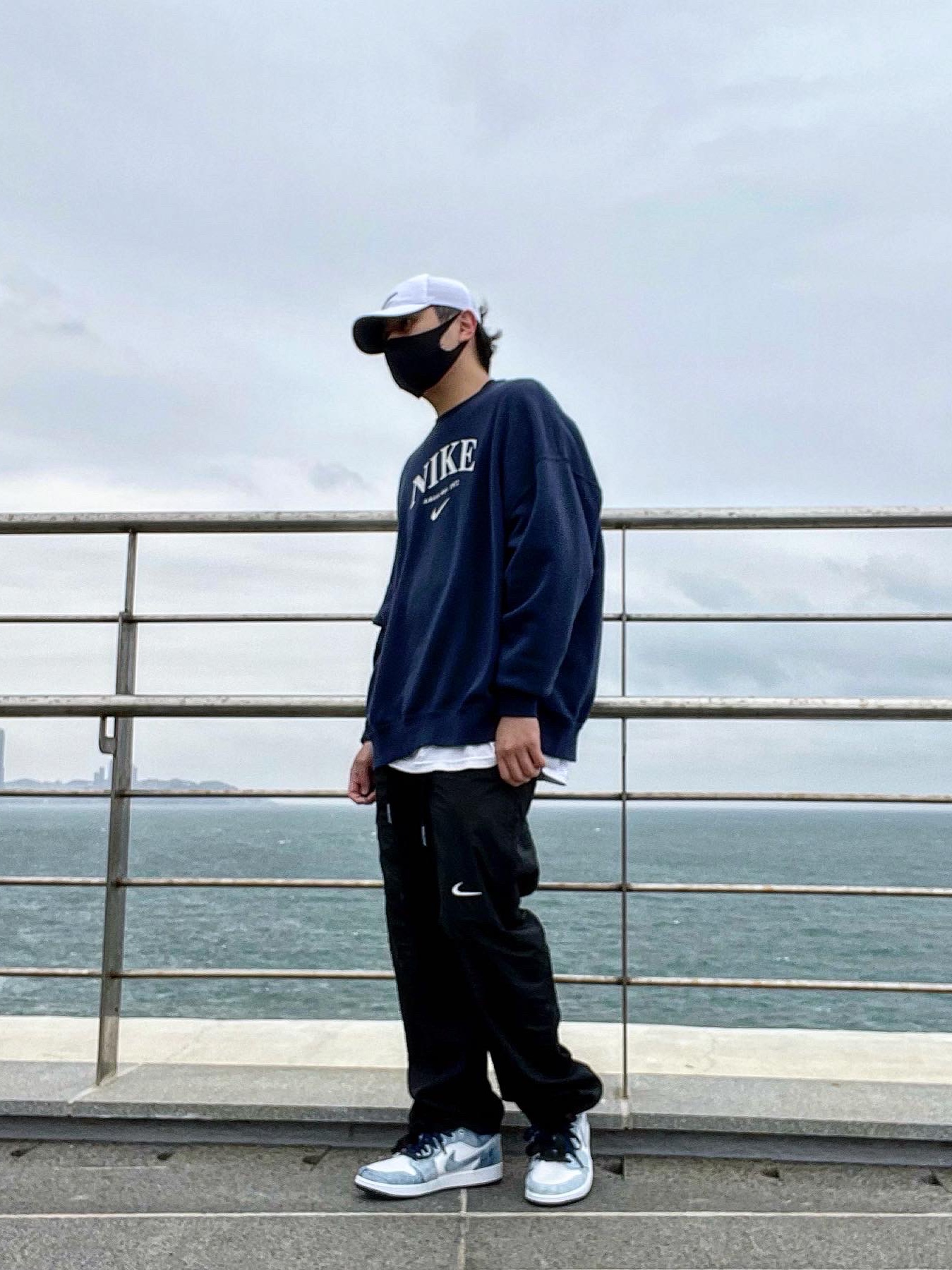 Jordan 1 Low SE Washed Denim, Nike x Off-White NRG Pants Black 착용 스타일 - 1