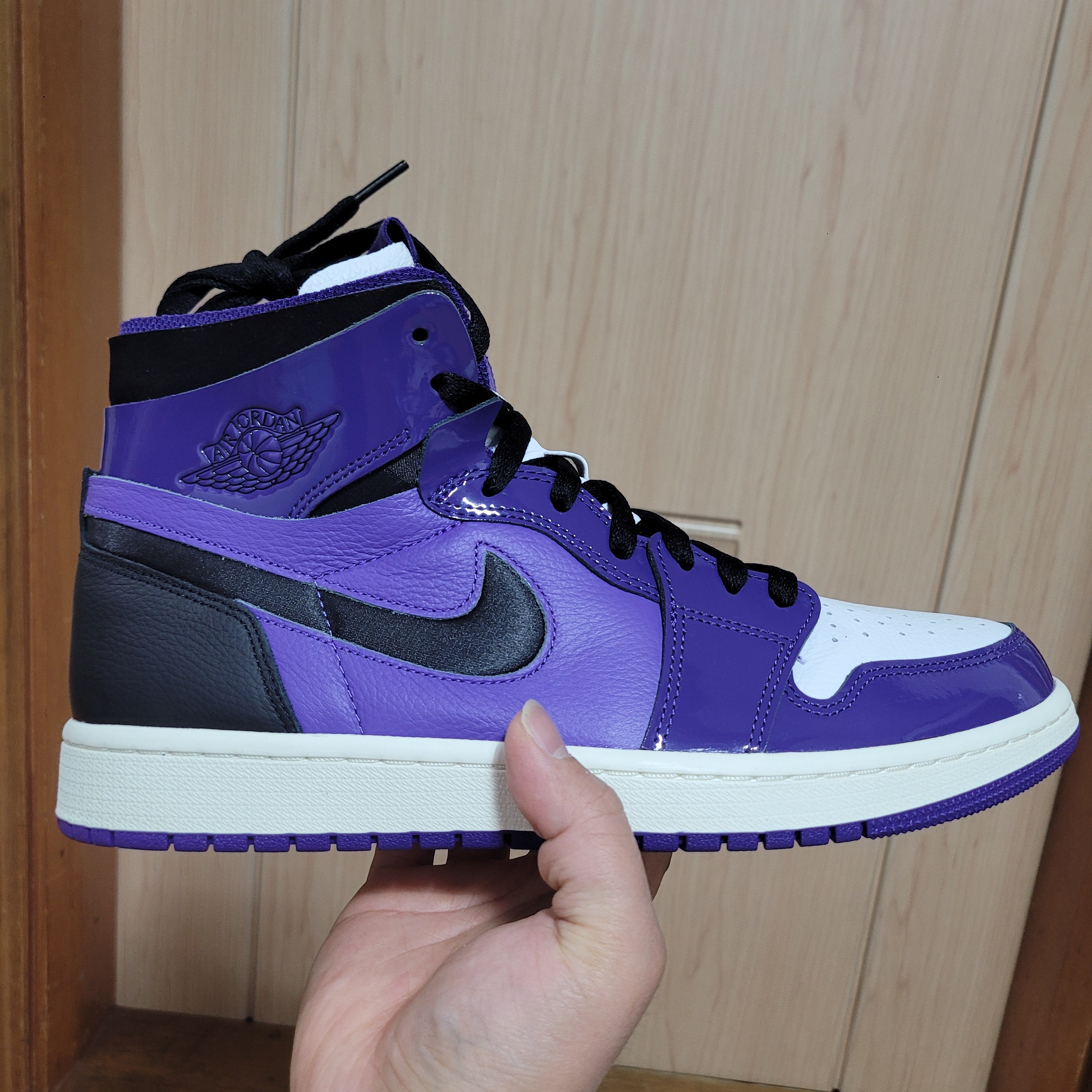 (W) Jordan 1 Zoom Air CMFT Purple Black 착용 스타일 - 3