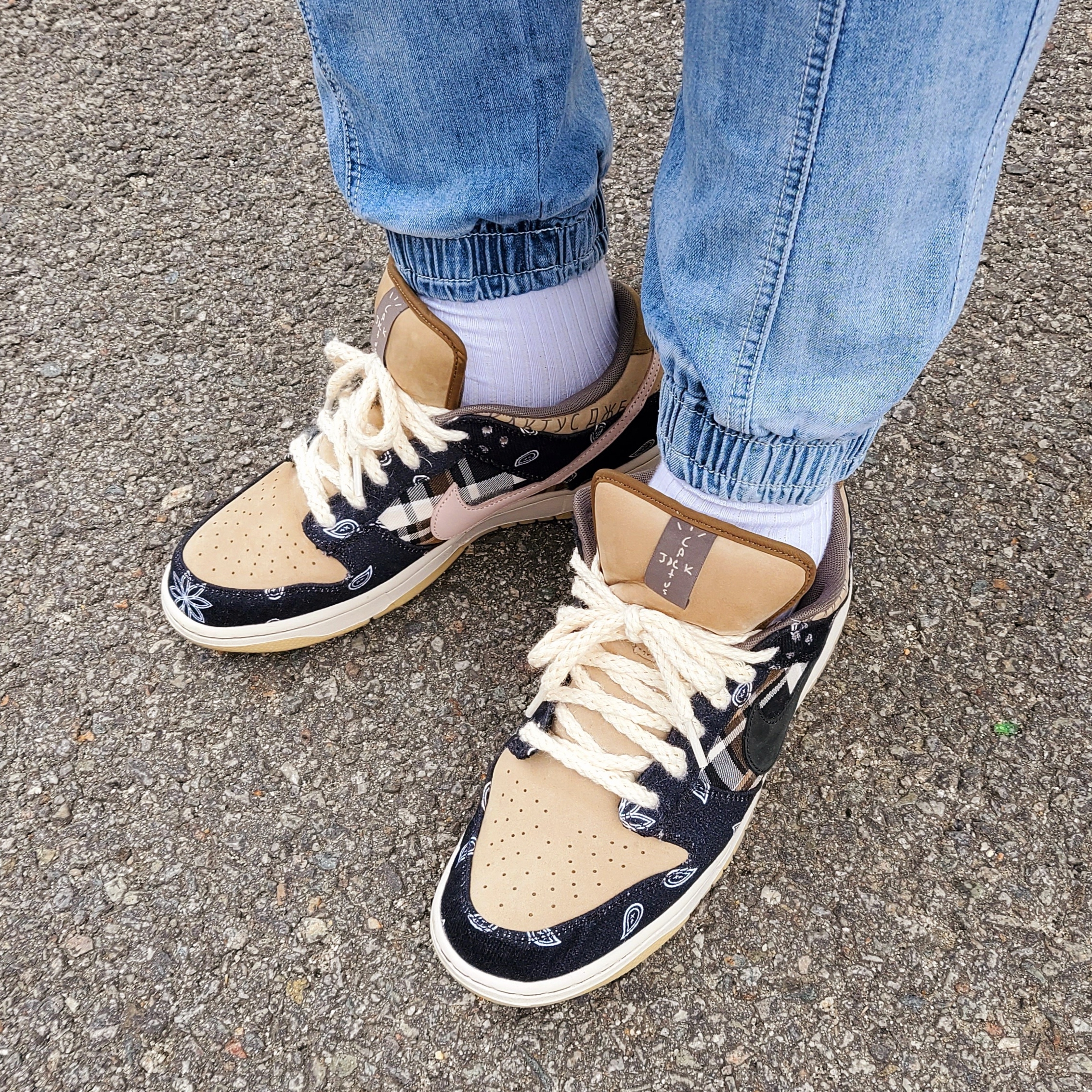 Nike x Travis Scott SB Dunk Low 착용 스타일 - 3