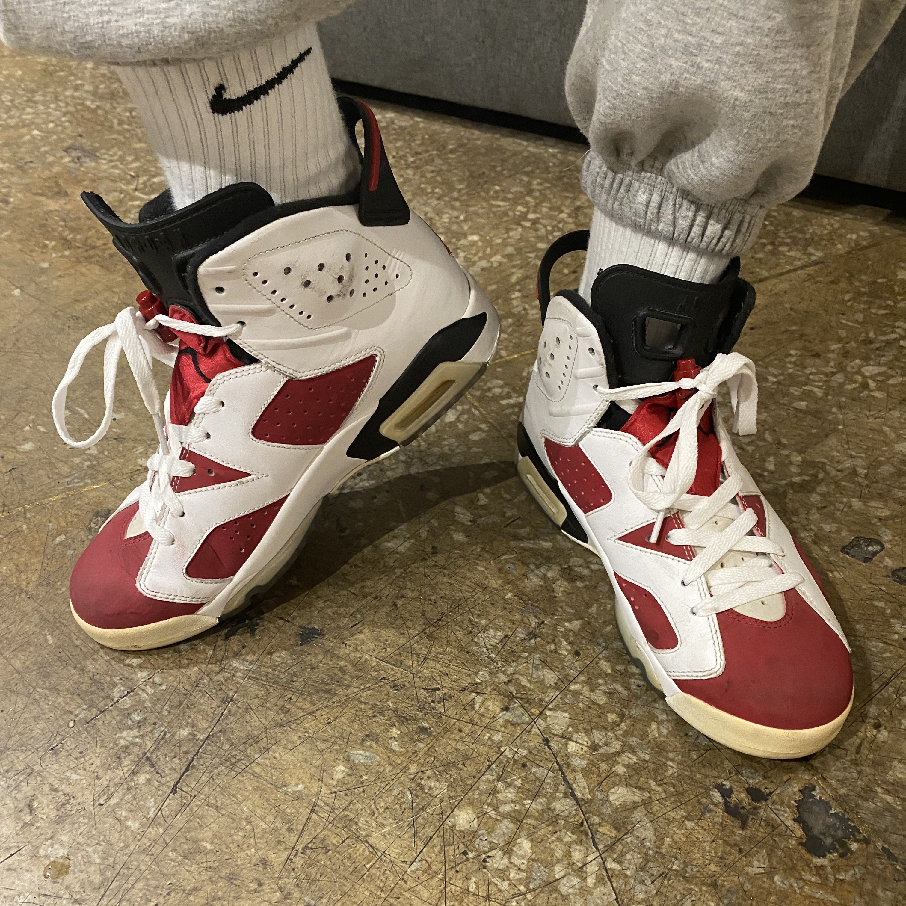 Jordan 6 Retro Carmine 2021 착용 스타일 - 1