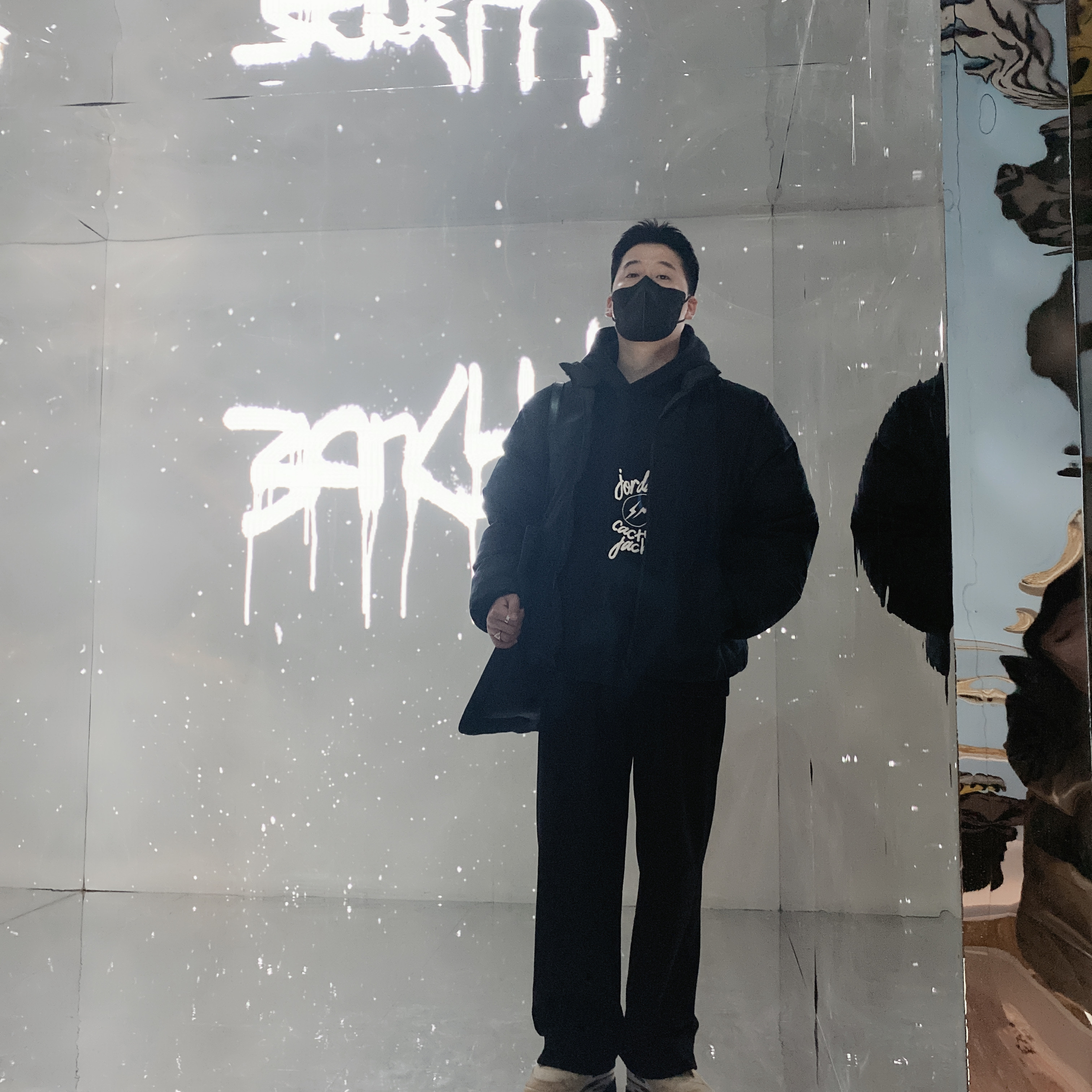 (W) Jordan 4 x Off-White Retro SP Sail, Jordan x Travis Scott x Fragment Hoodie Black (DJ0615-010) 착용 스타일