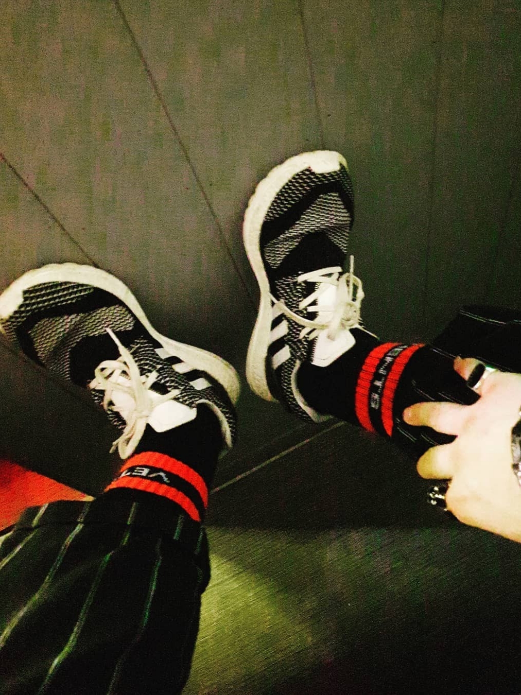Adidas Ultraboost 1.0 DNA Cookies and Cream 착용 스타일