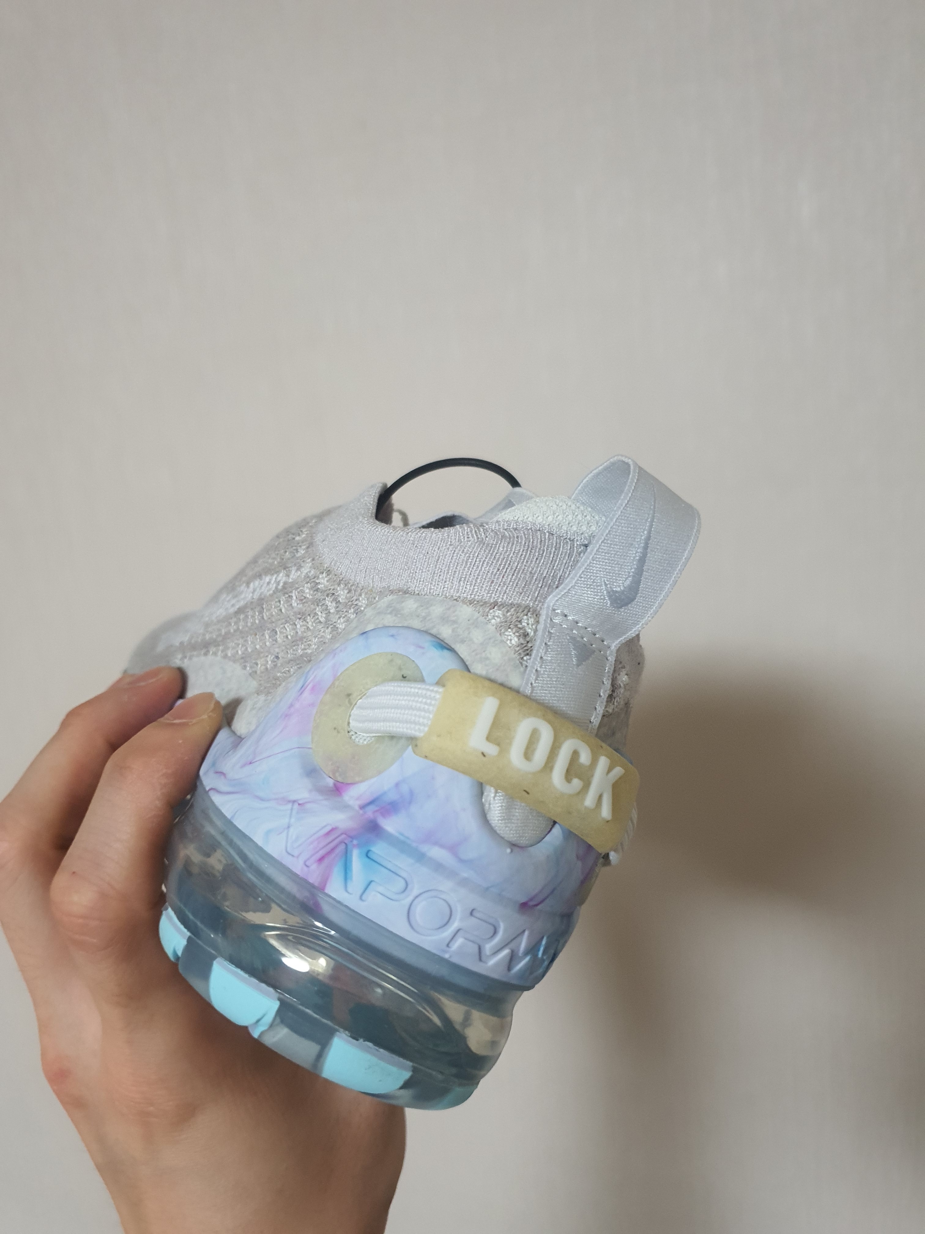 (W) Nike Air VaporMax 2020 Flyknit Summit White 착용 스타일 - 3