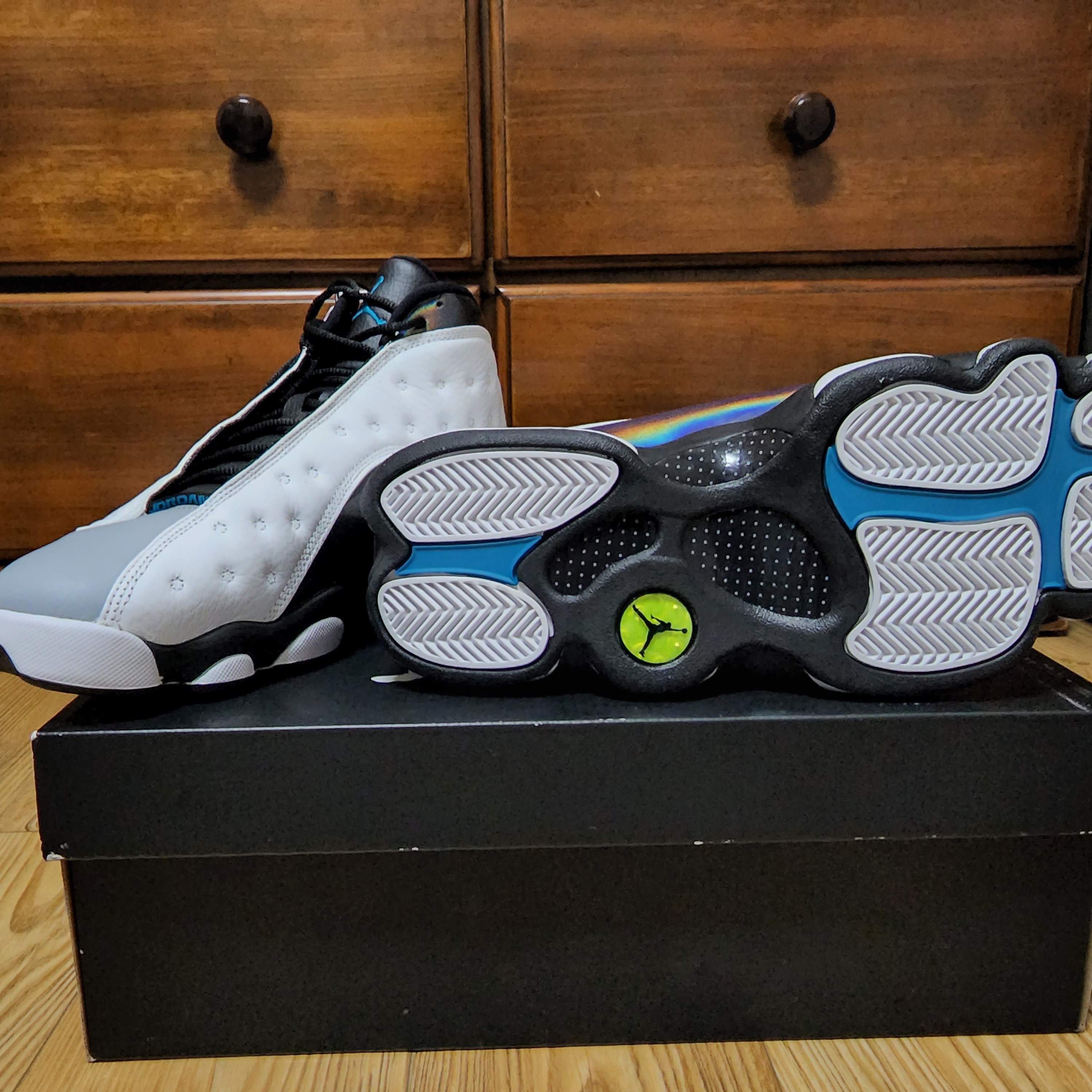 Jordan 13 Retro Barons Hologram 착용 스타일 - 4