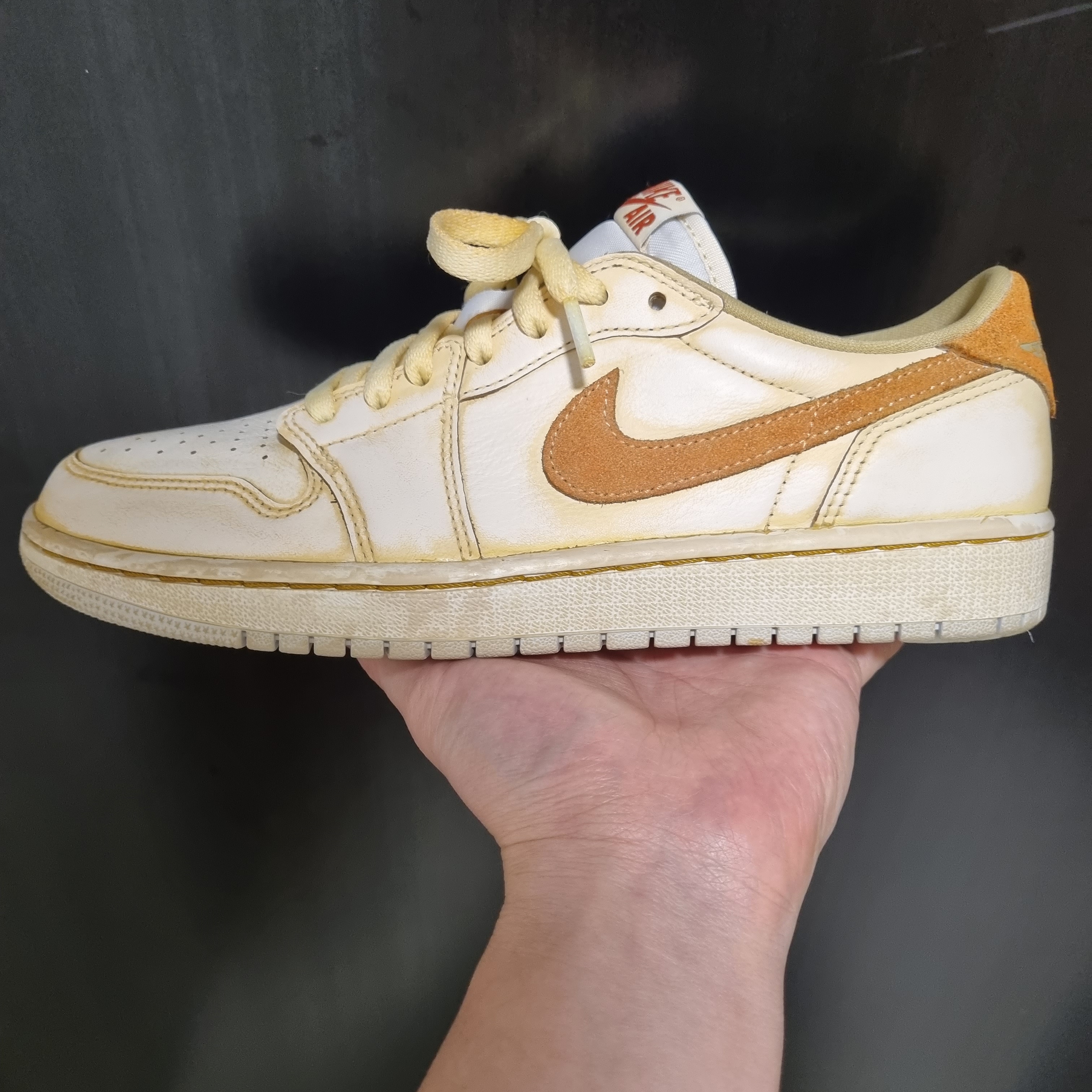(W) Jordan 1 Low OG Neutral Grey 착용 스타일 - 1