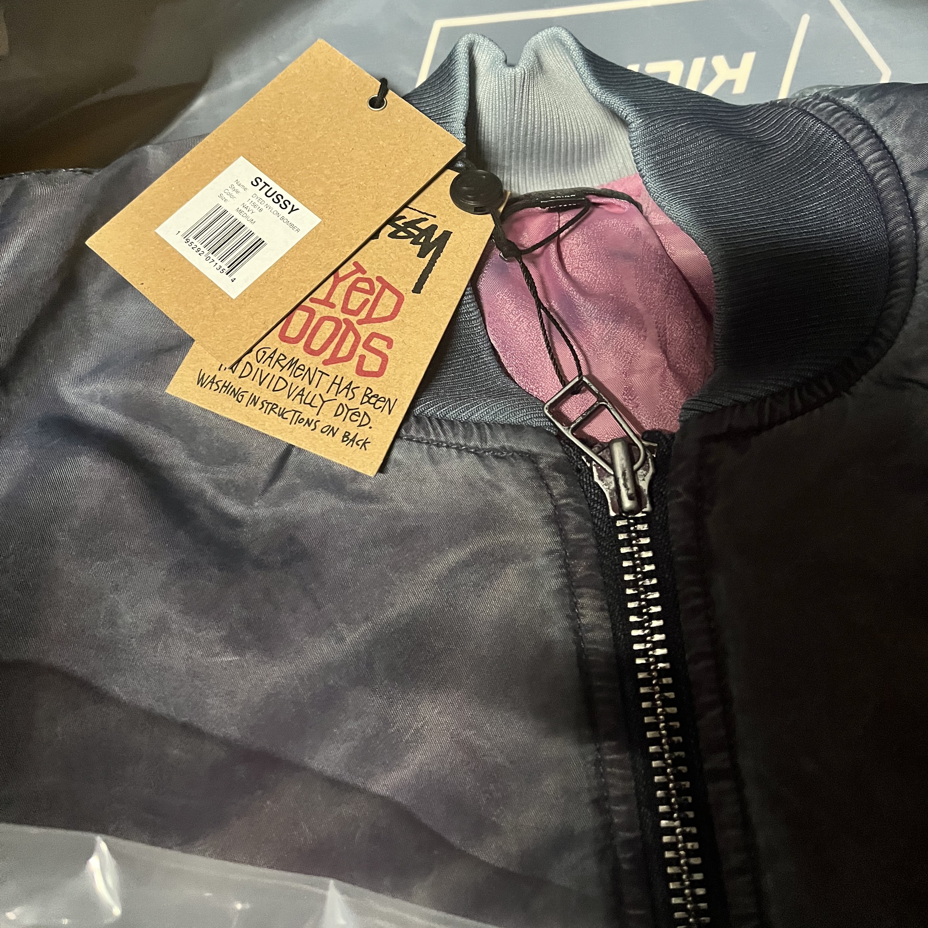 Stussy Dyed Nylon Bomber Navy 착용 스타일