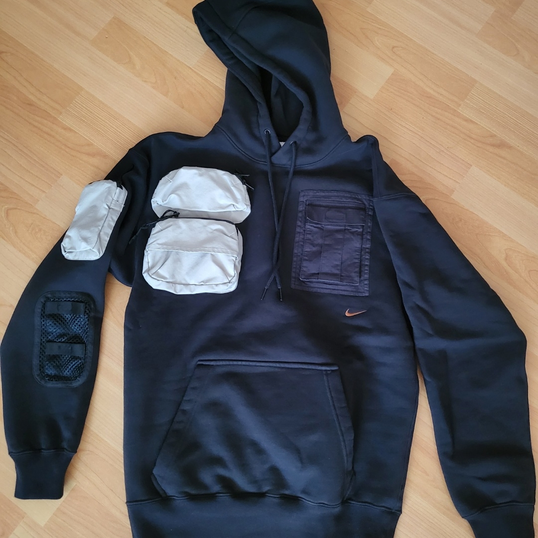 Nike x Travis Scott NRG AG Utility Hoodie Black 착용 스타일 - 1