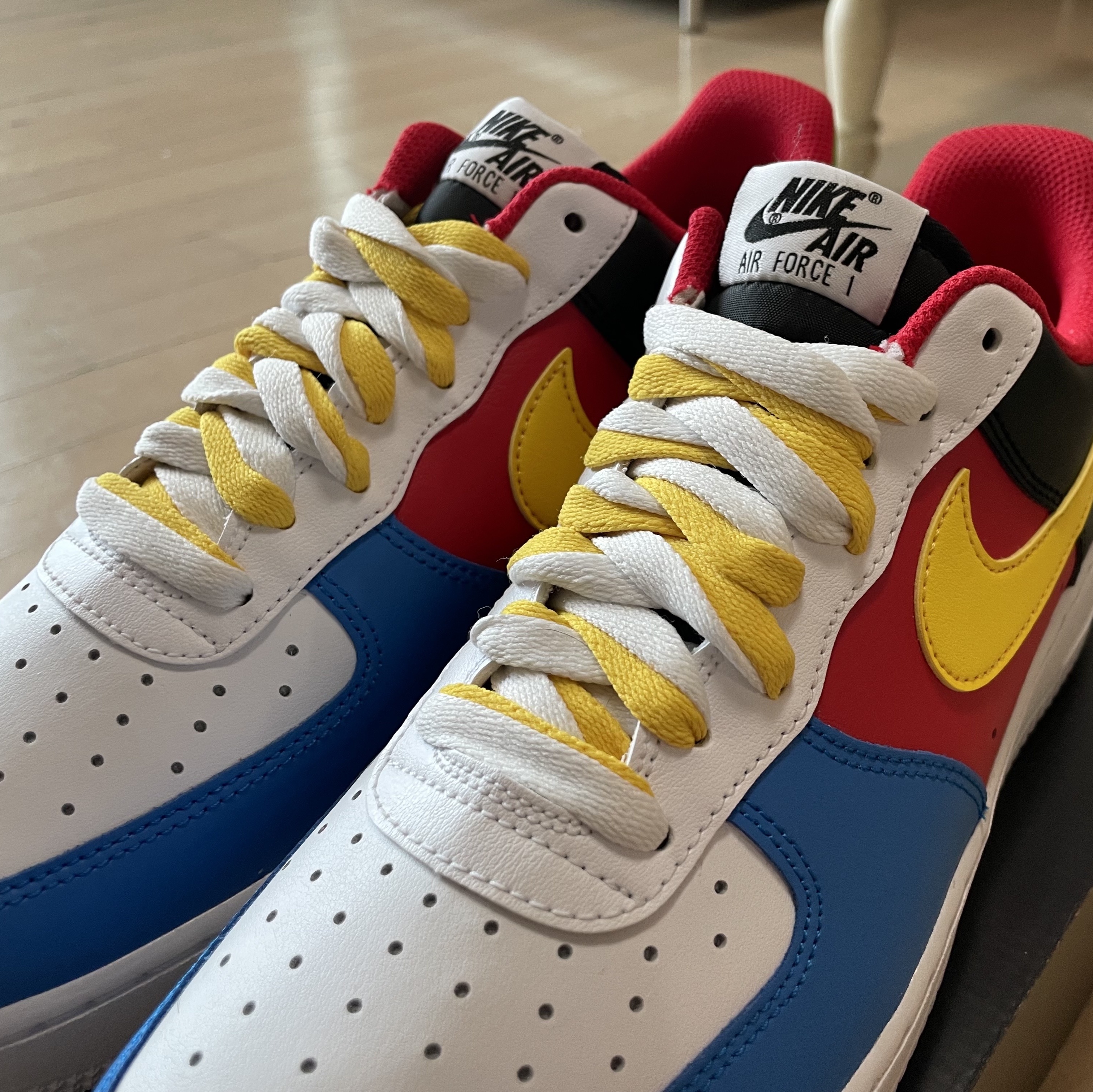 Nike x UNO Air Force 1 '07 QS White Yellow Zest 착용 스타일 - 1