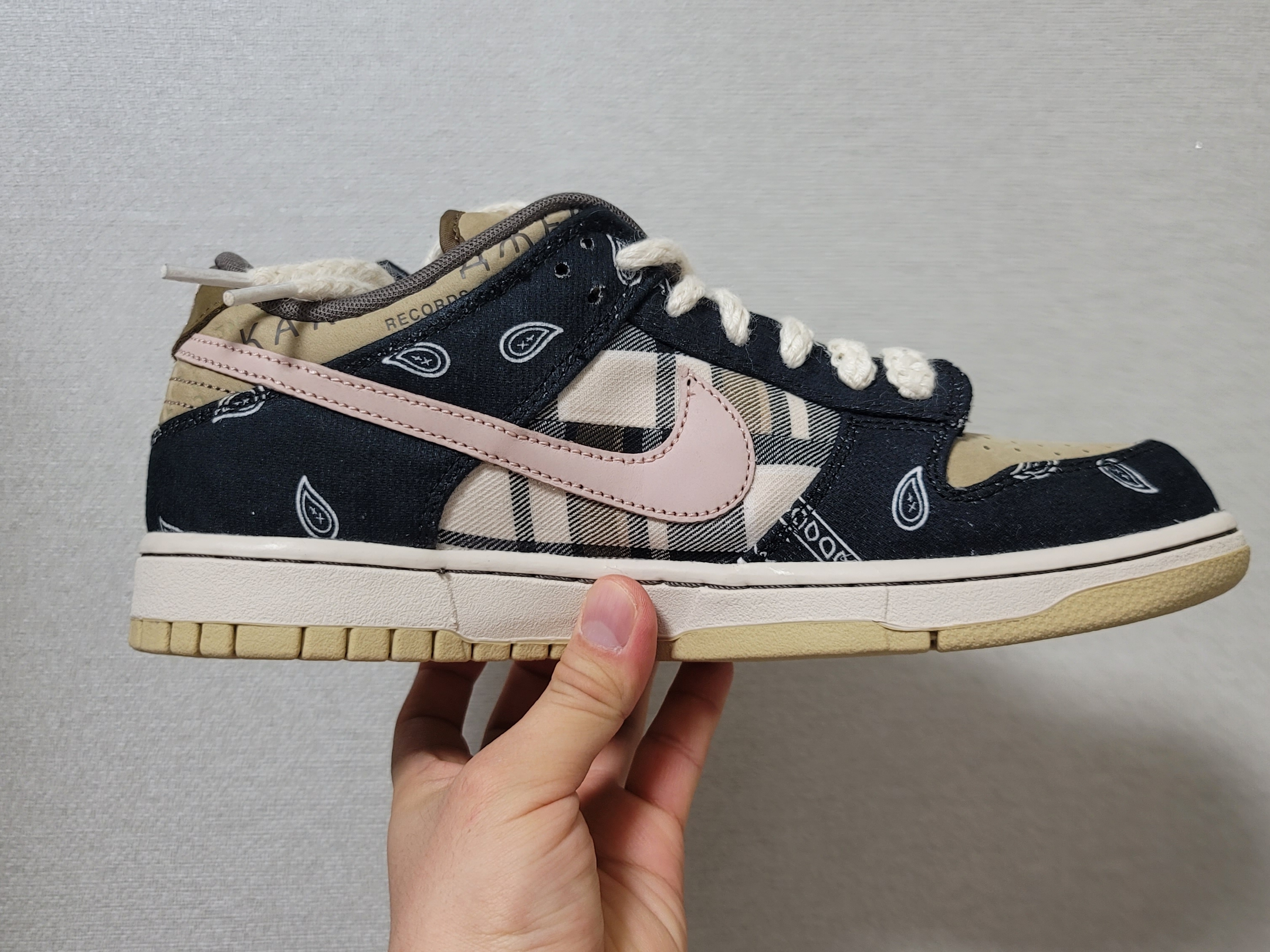 Nike x Travis Scott SB Dunk Low 착용 스타일 - 2