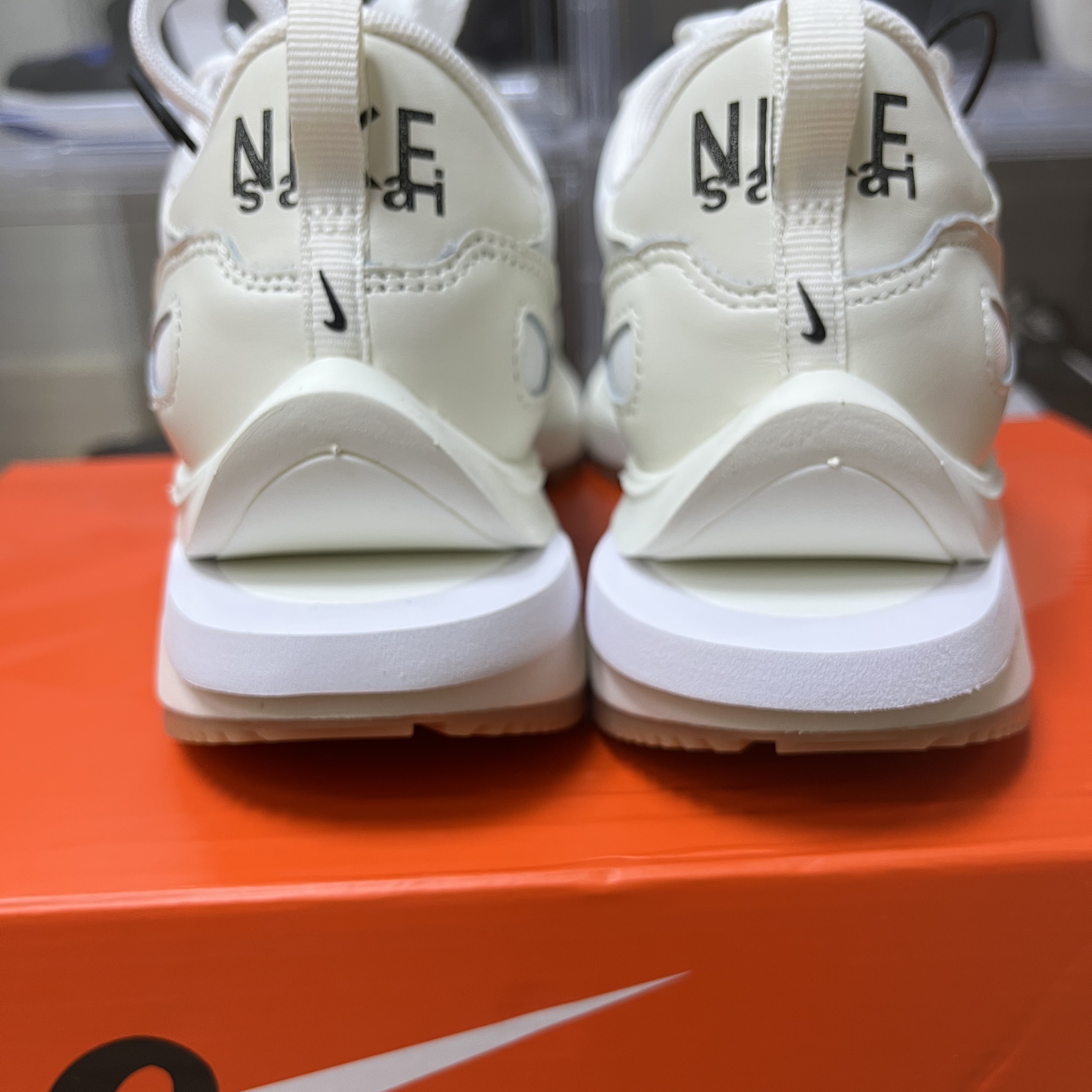 Nike x Sacai VaporWaffle White and Gum 착용 스타일 - 2