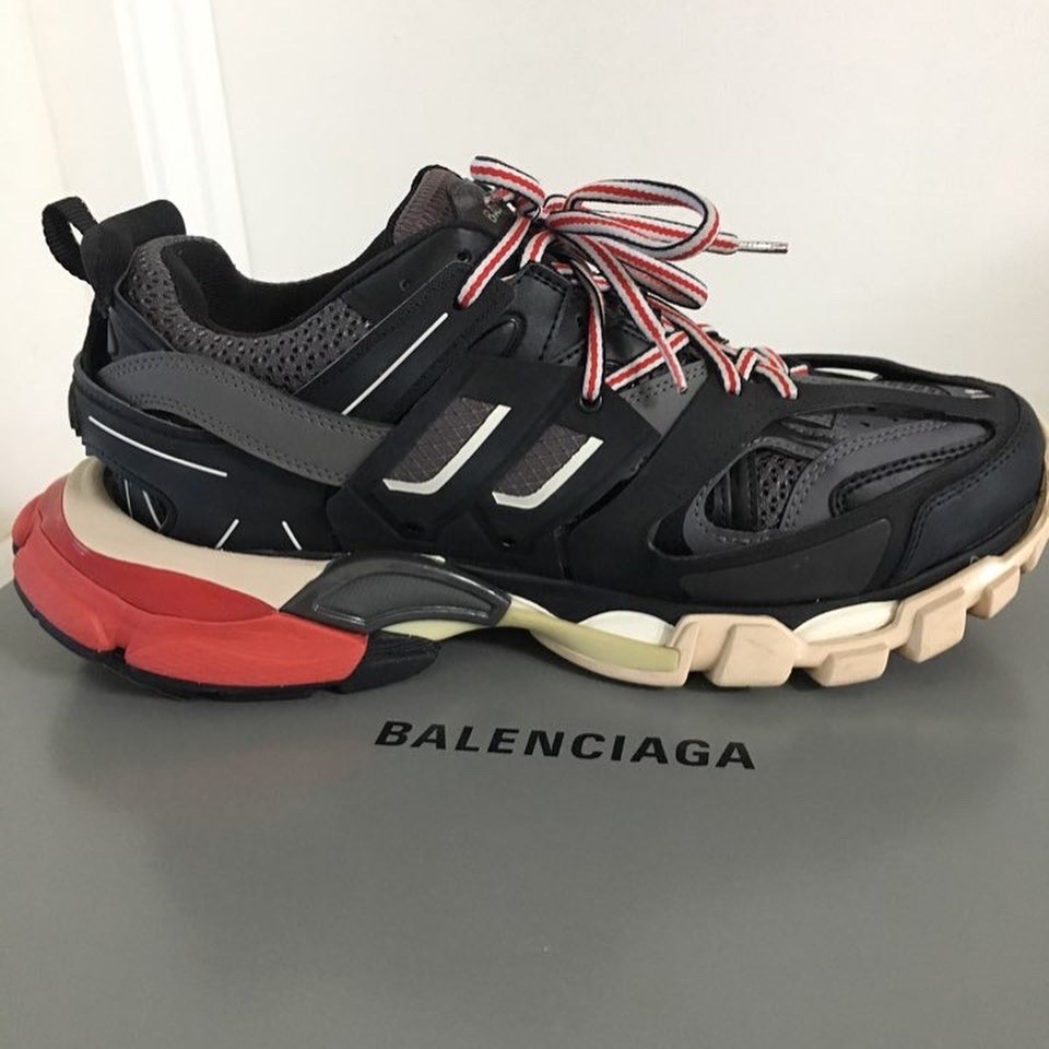 Balenciaga Track Sneakers Black Red 2019 착용 스타일 - 3