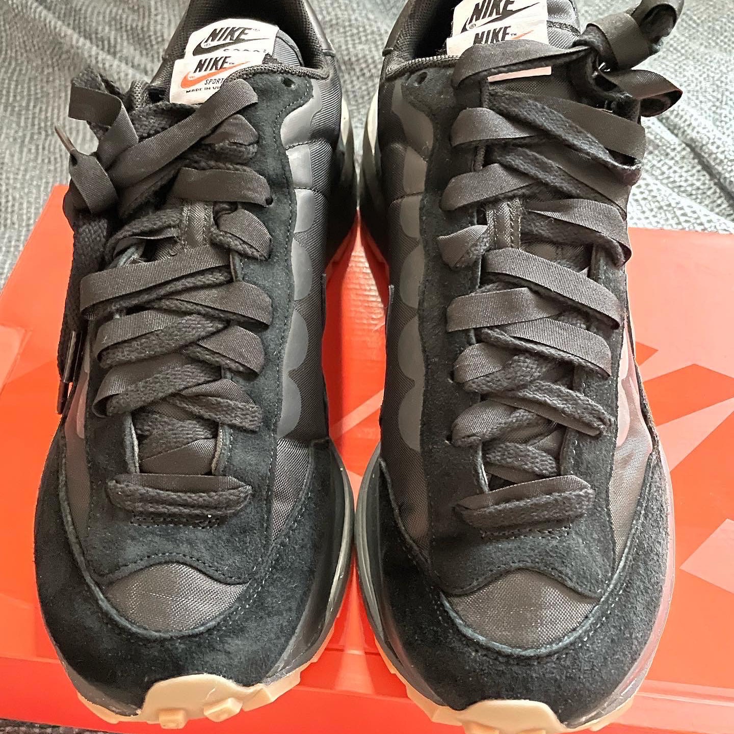 Nike x Sacai VaporWaffle White and Gum, Nike x Sacai VaporWaffle Black and Gum 착용 스타일 - 2