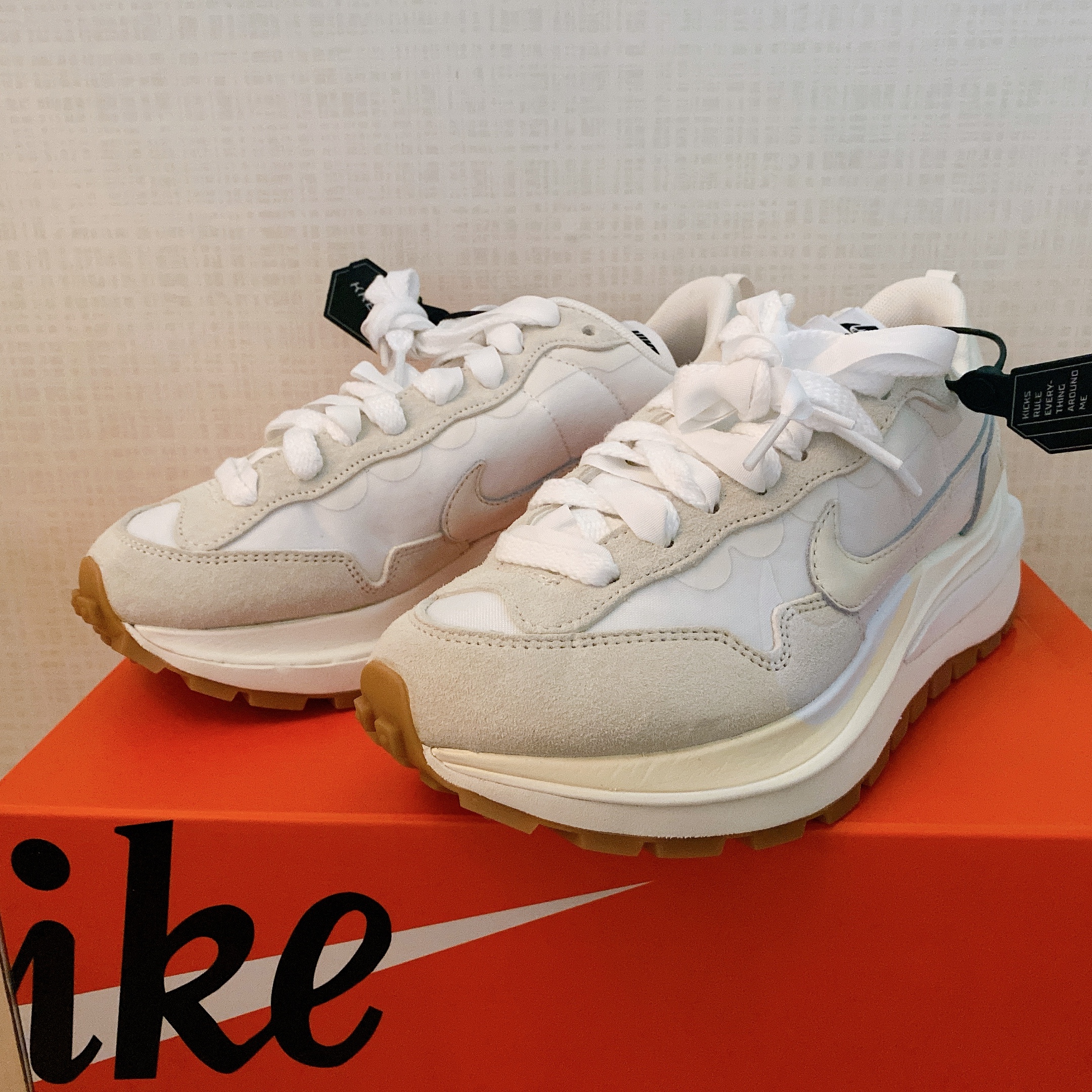 Nike x Sacai VaporWaffle White and Gum 착용 스타일 - 1