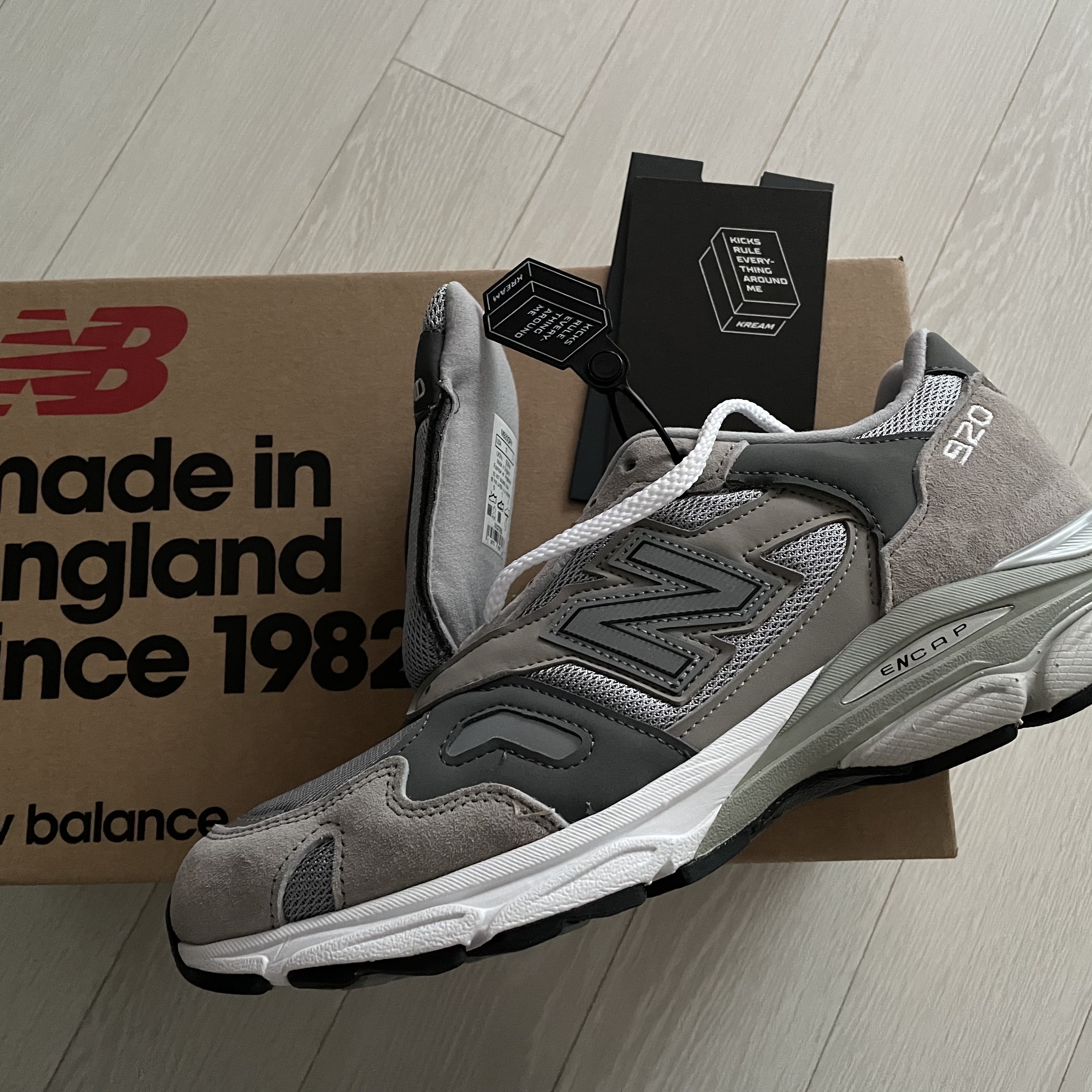 New Balance 920 Made in UK Grey 착용 스타일