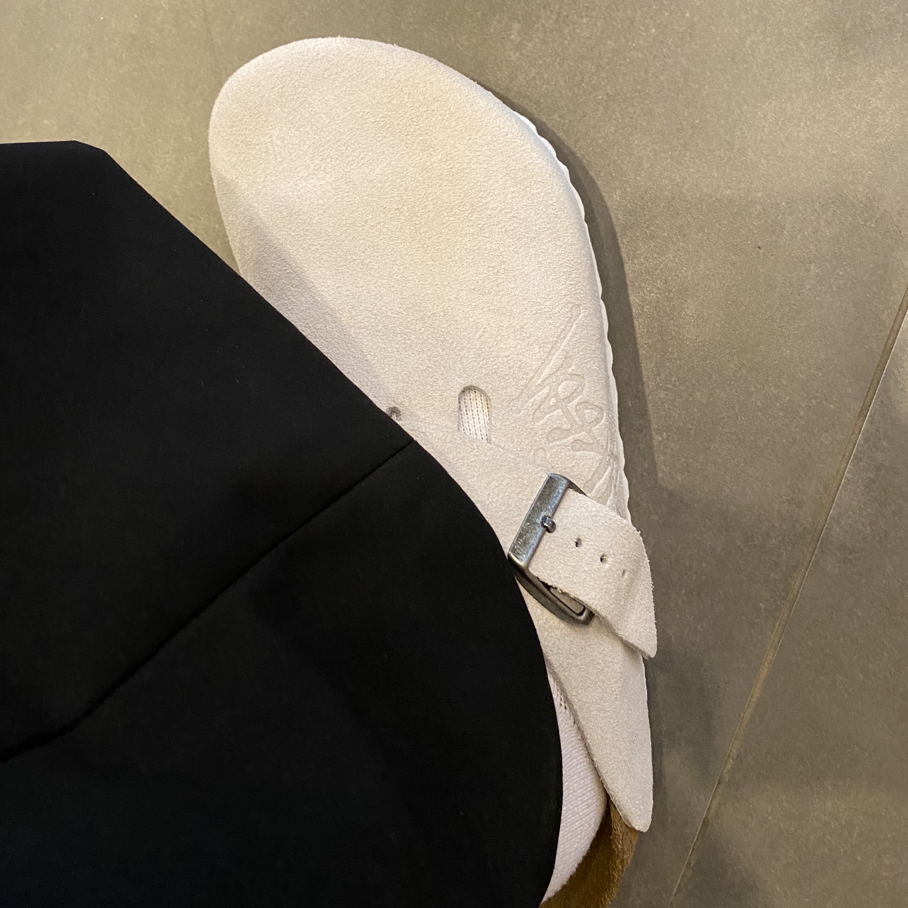 Birkenstock x Stussy Boston Clog Bone 착용 스타일