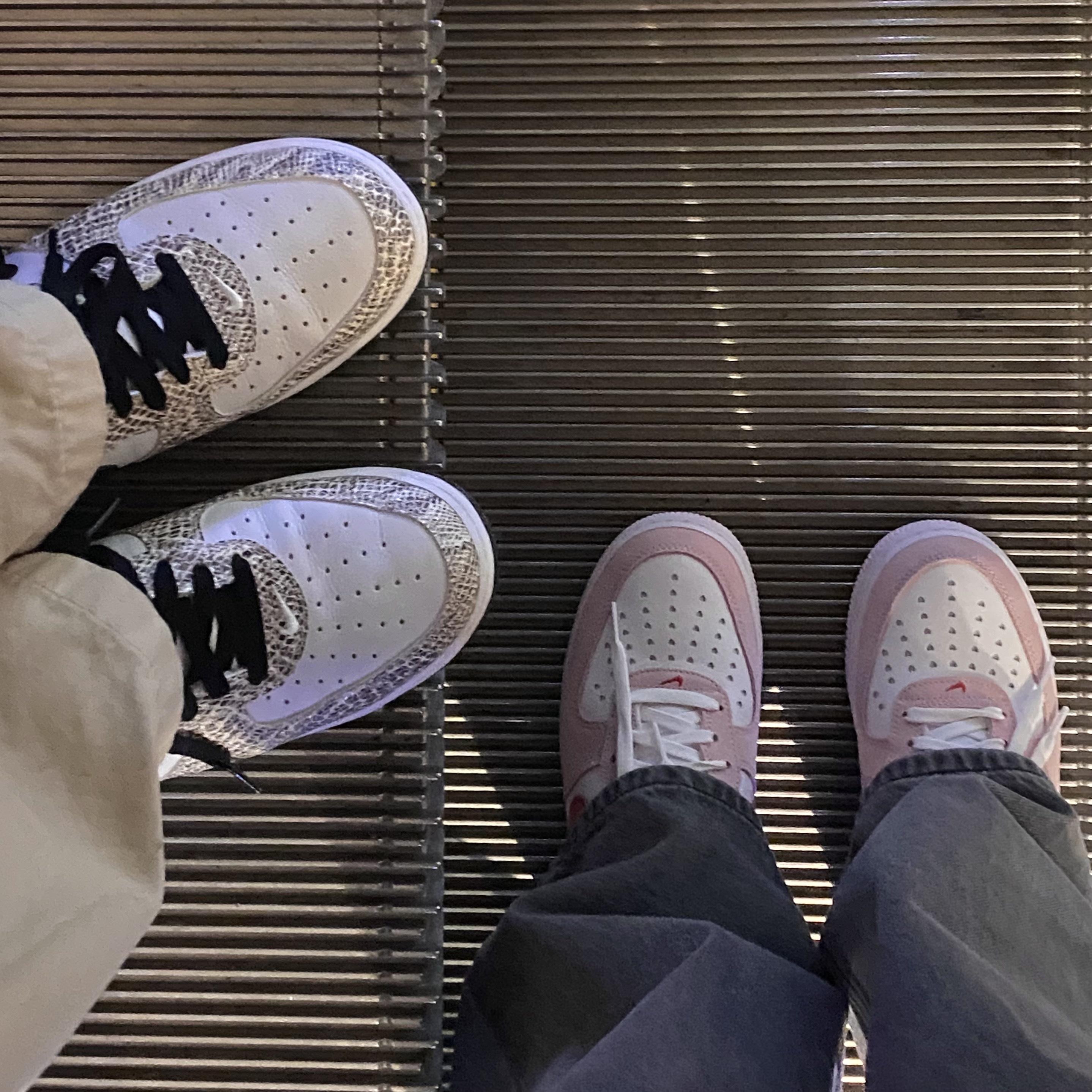 Nike Air Force 1 Low Retro Cocoa Snake 2018, Nike Air Force 1 '07 QS Valentine's Day 착용 스타일