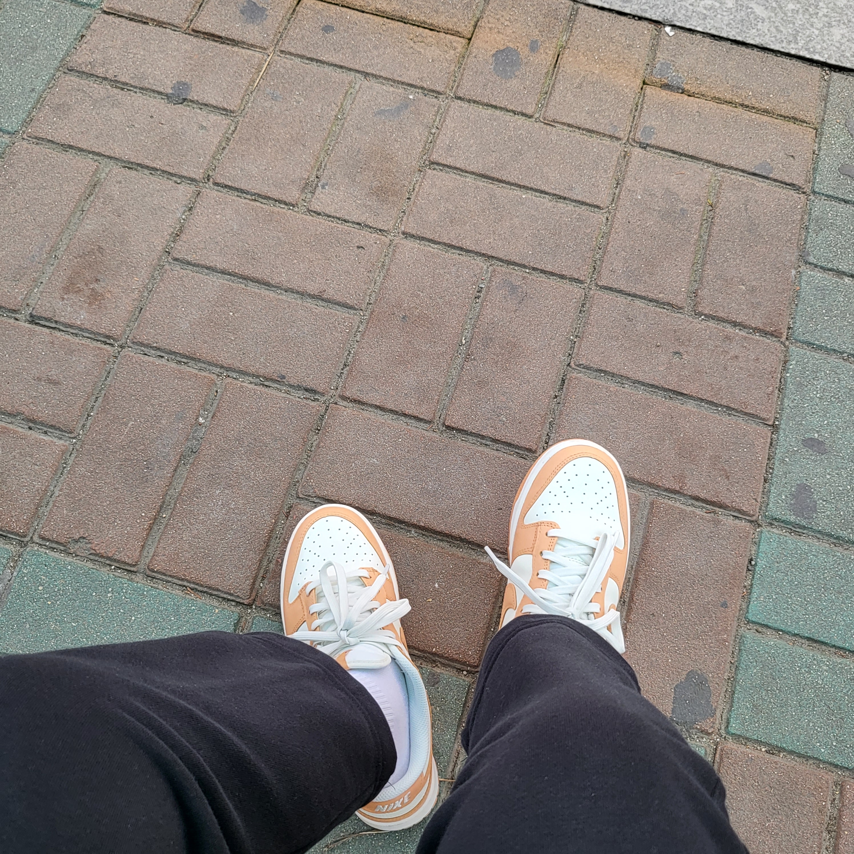 (W) Nike Dunk Low Harvest Moon 착용 스타일 - 2