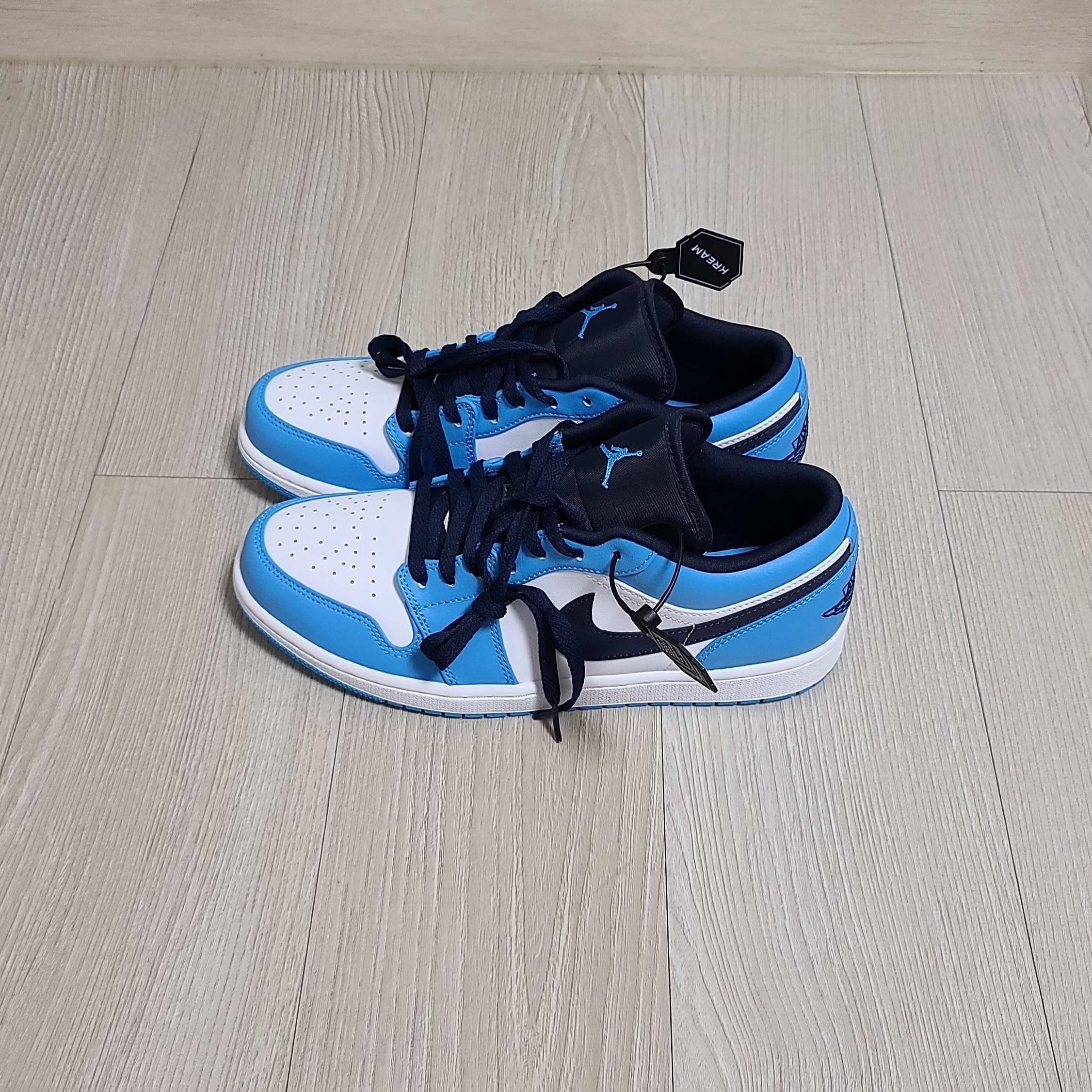 Jordan 1 Low Dark Powder Blue 착용 스타일 - 4